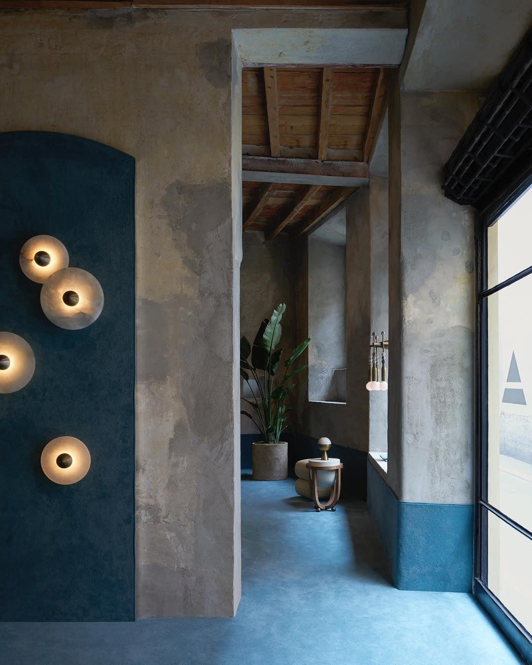 Velle Round Wall Light