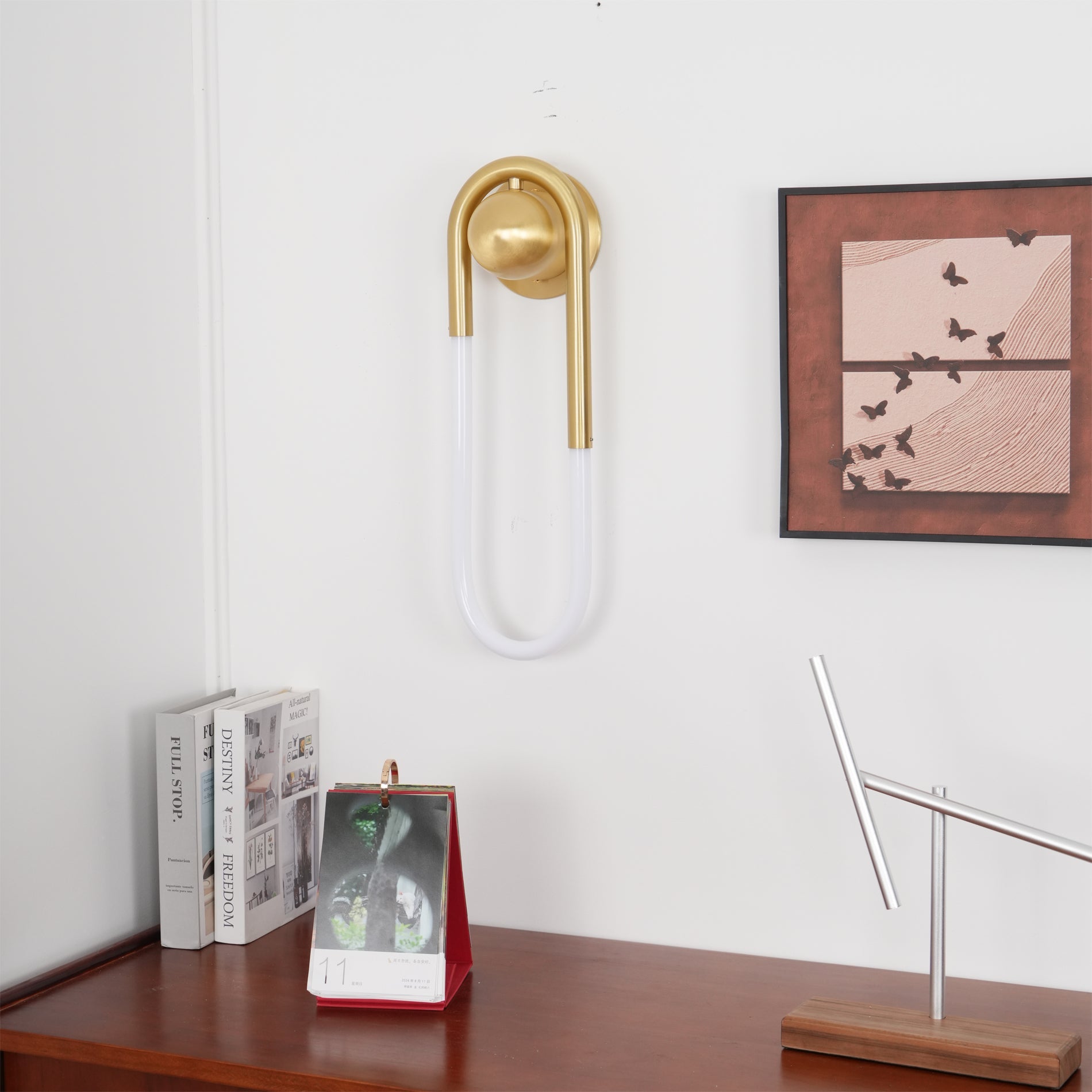 Paxanro Loop Wall Light