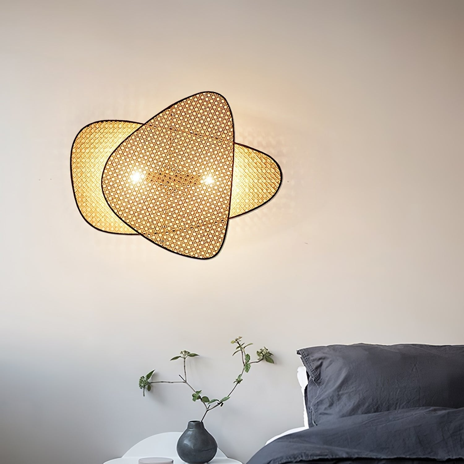 Mavina Wall Light