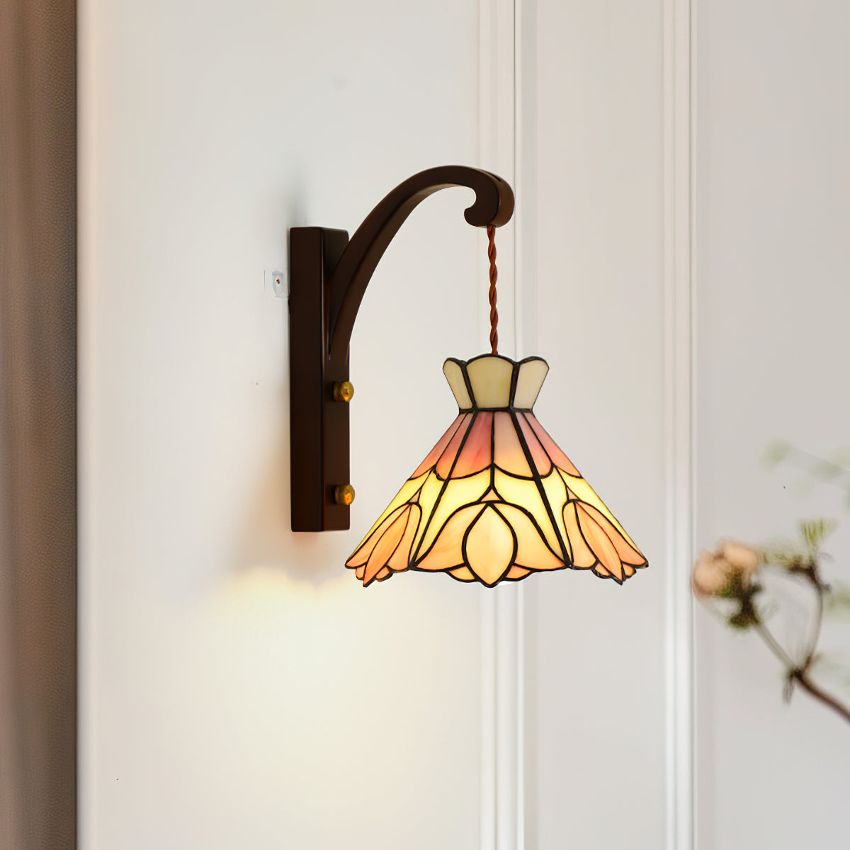 Sadena Tiffany Wall Light
