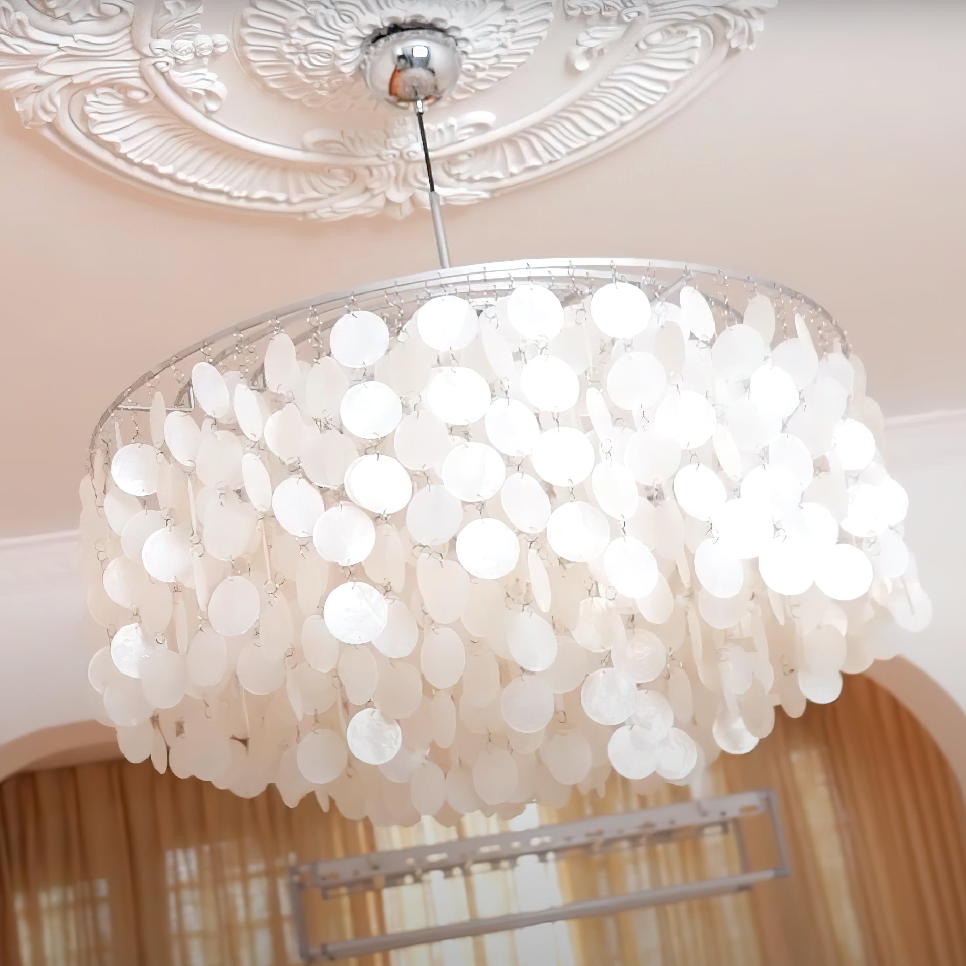 Qanserrino Chandelier
