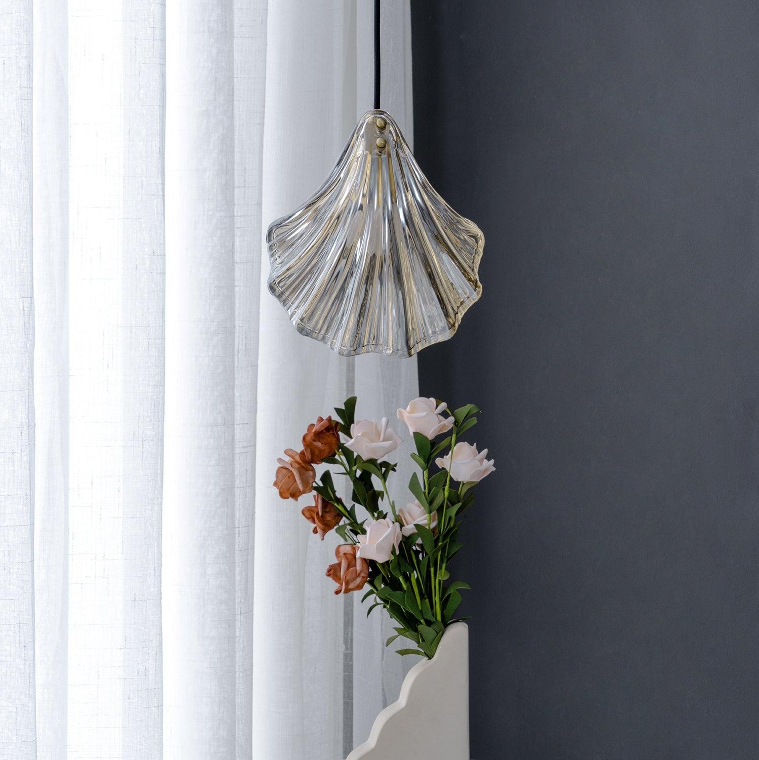 Nalina Shell-Shaped Pendant Light