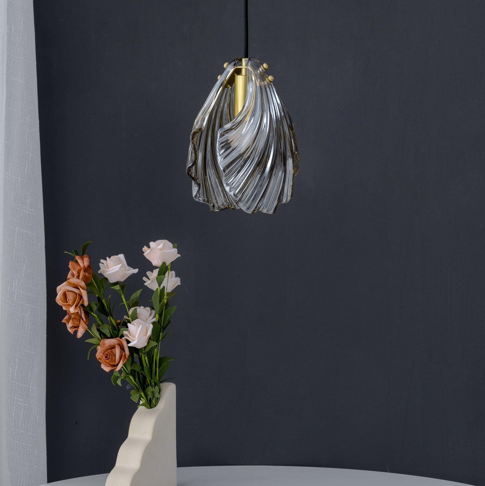 Nalina Shell-Shaped Pendant Light