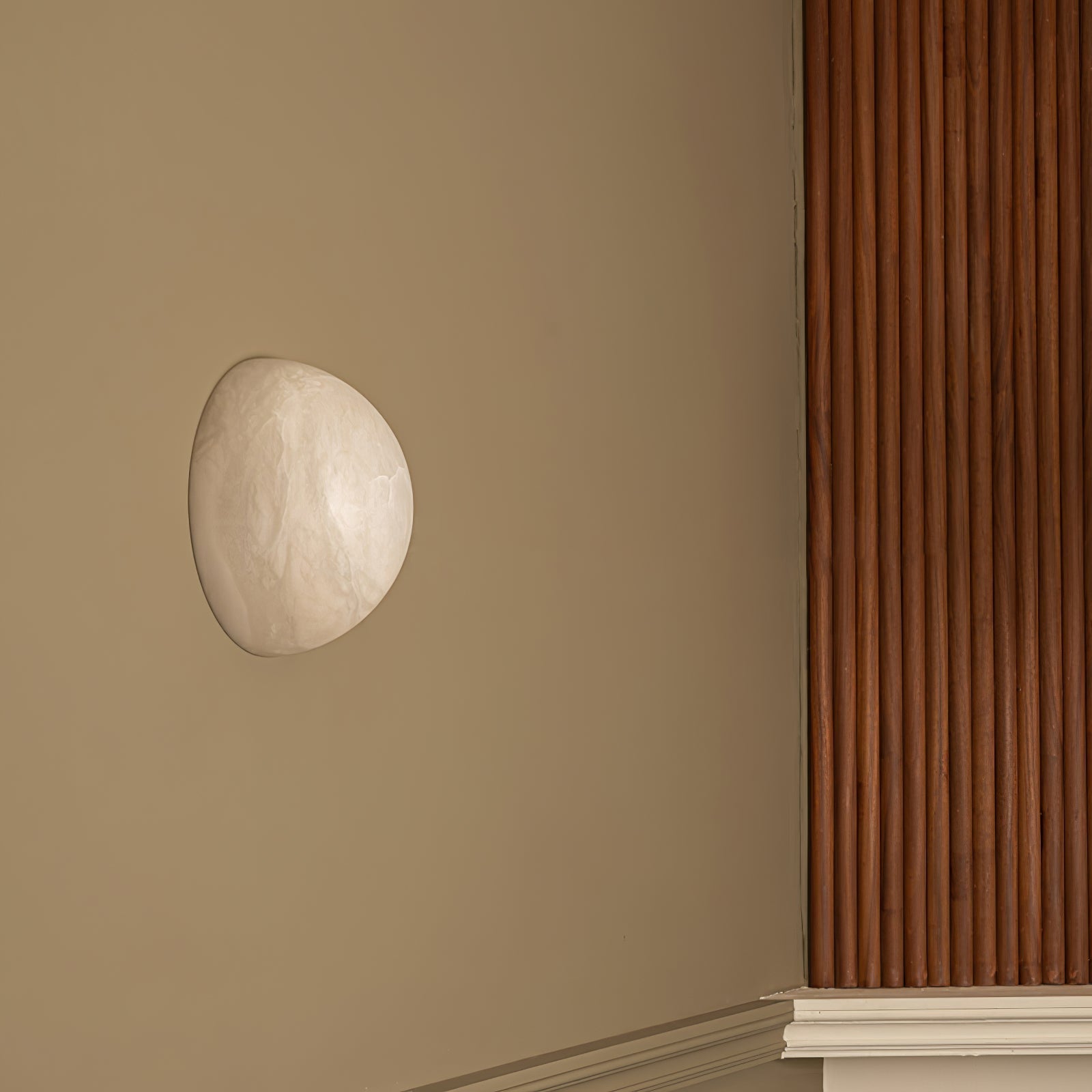 Clobe Alabaster Wall Light