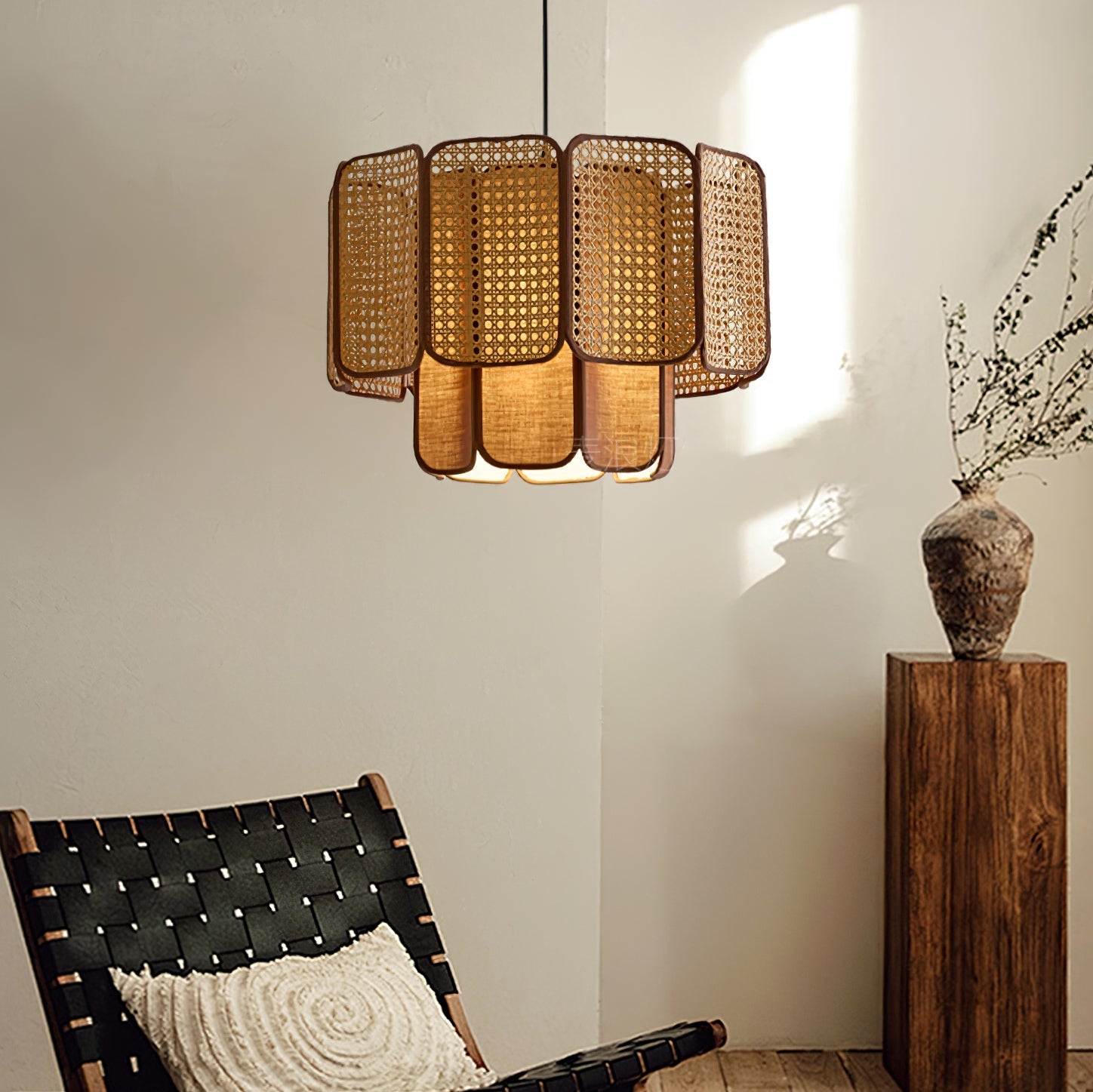 Solonifa Pendant Light