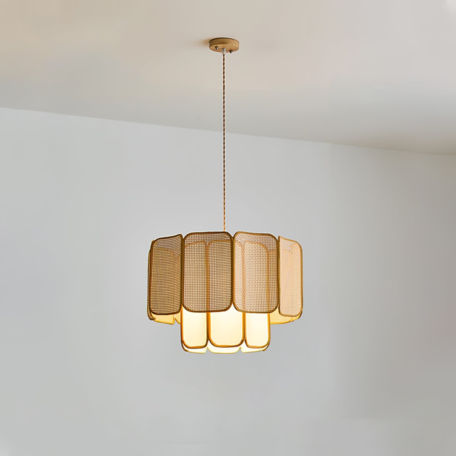 Solonifa Pendant Light