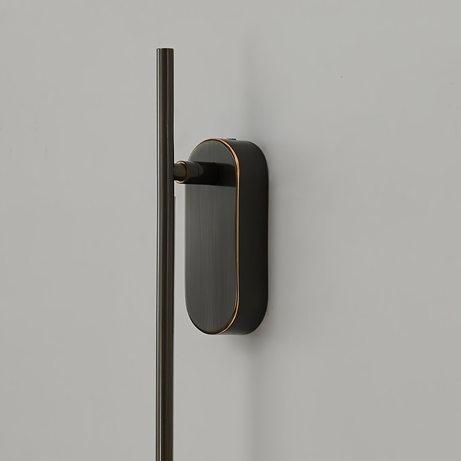Elmoze Wall Light