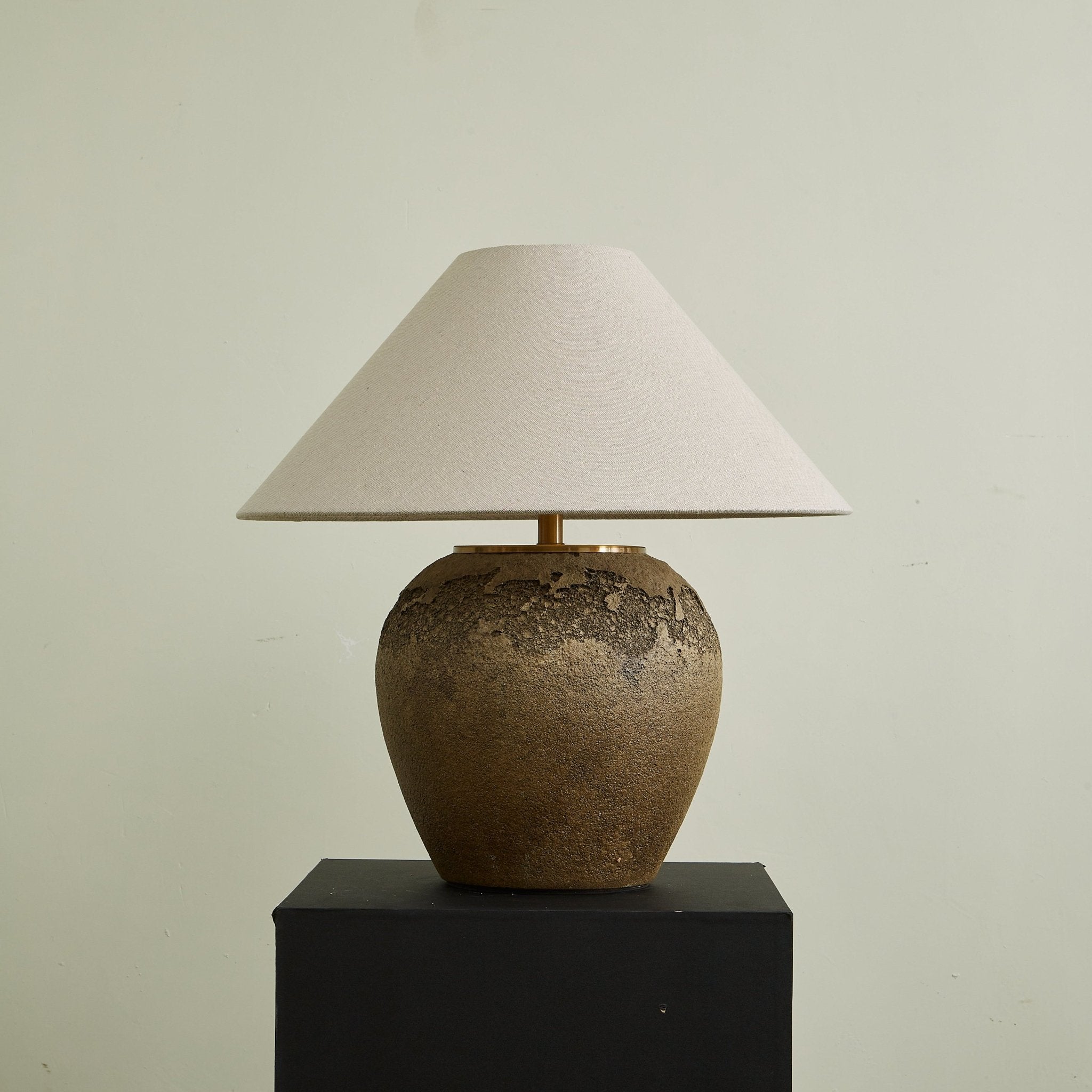 Sonoves Table Lamp