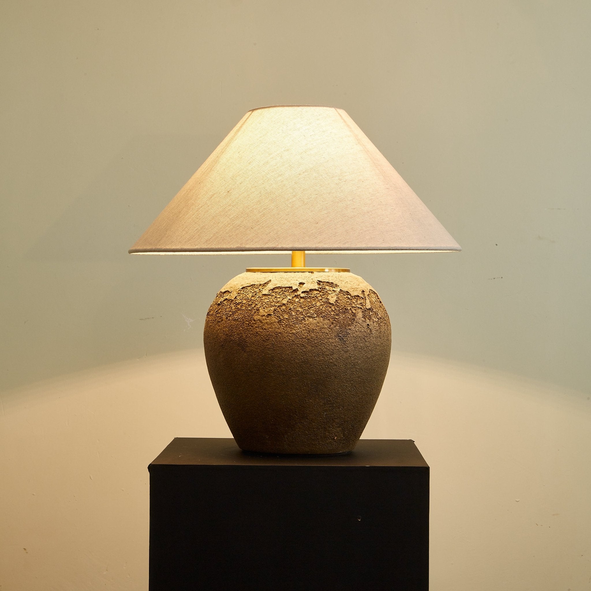 Sonoves Table Lamp