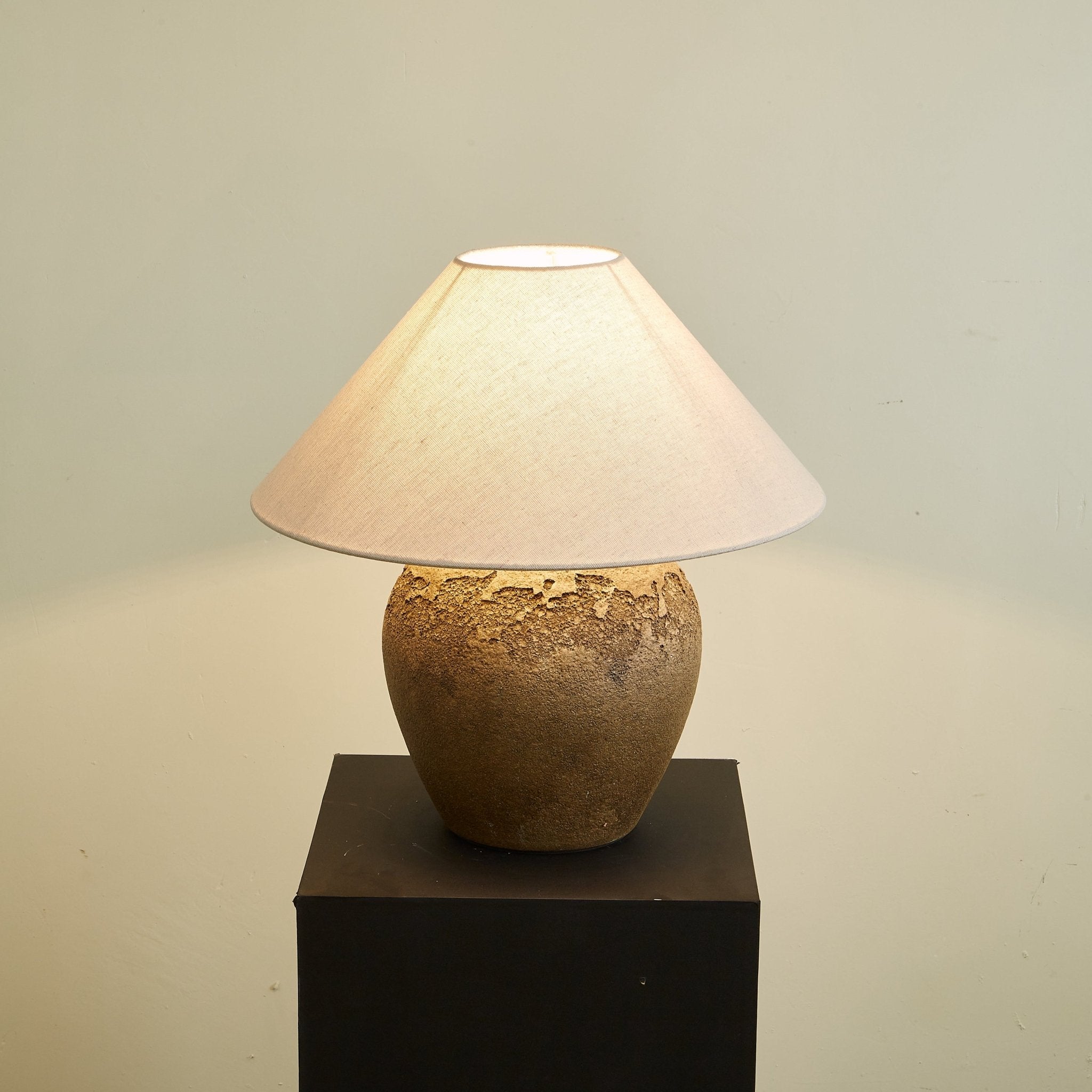 Sonoves Table Lamp