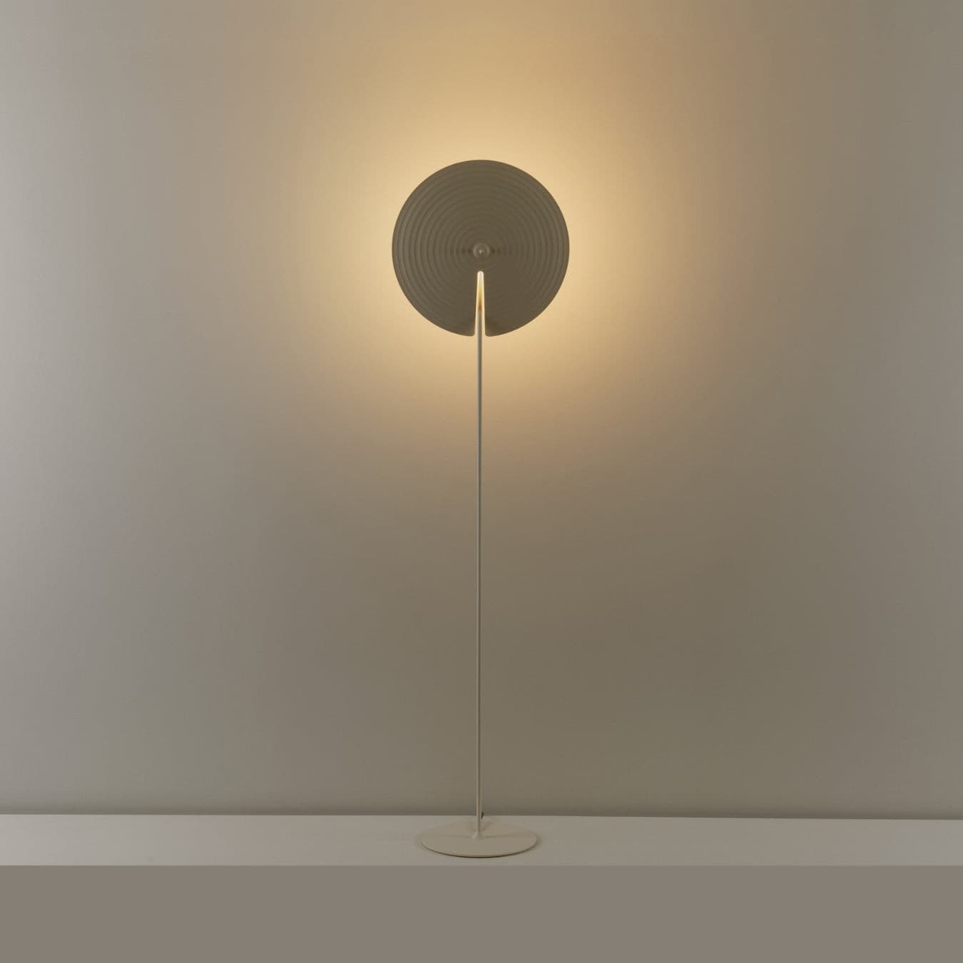 Mezon Floor Lamp