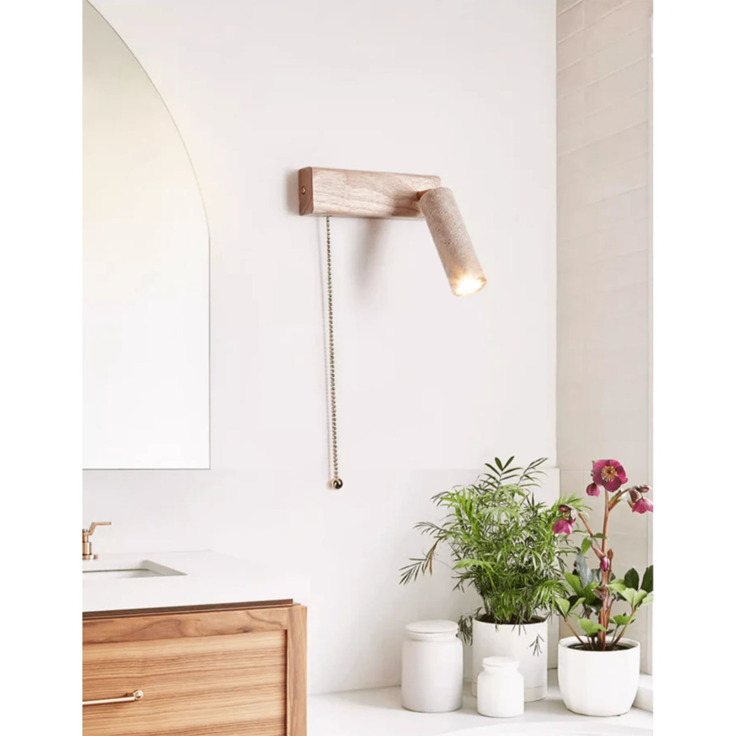 Bemaes Wall Light