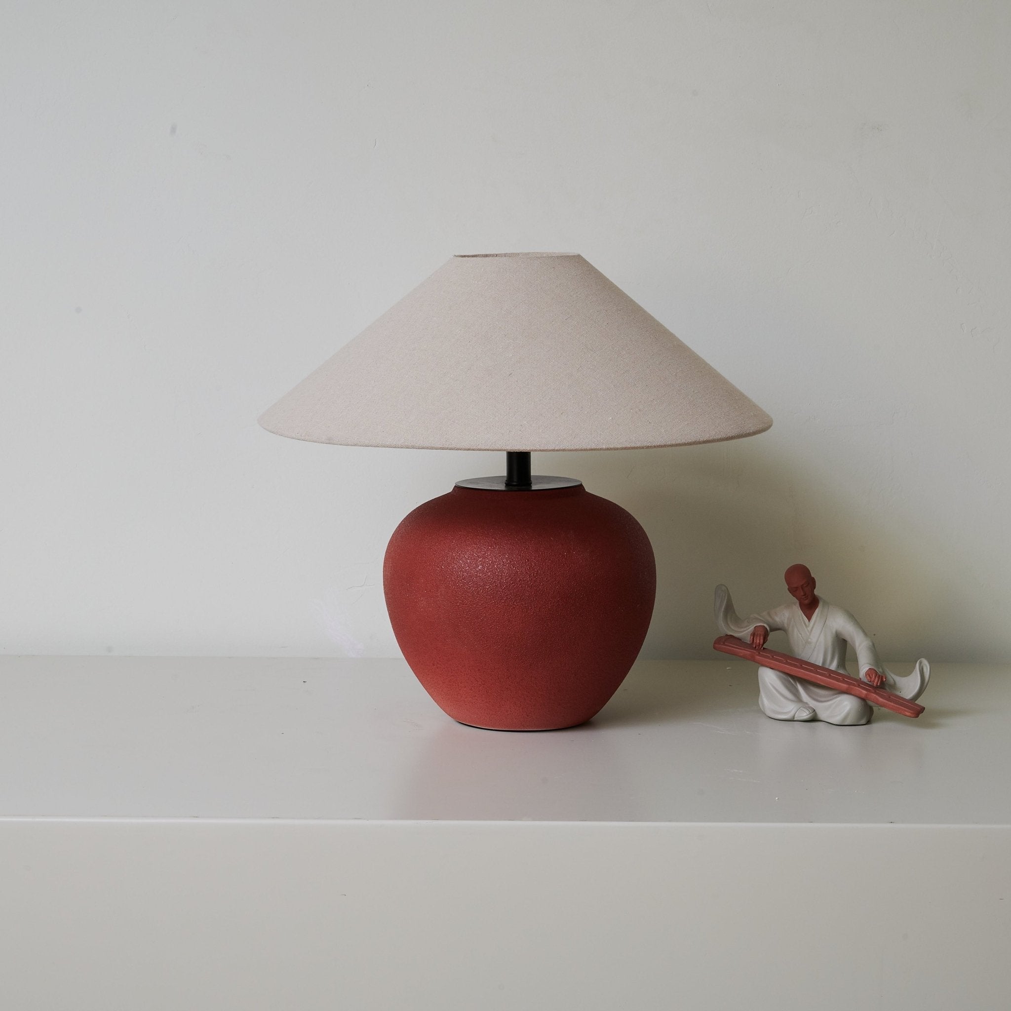 Soneca Round Table Lamp