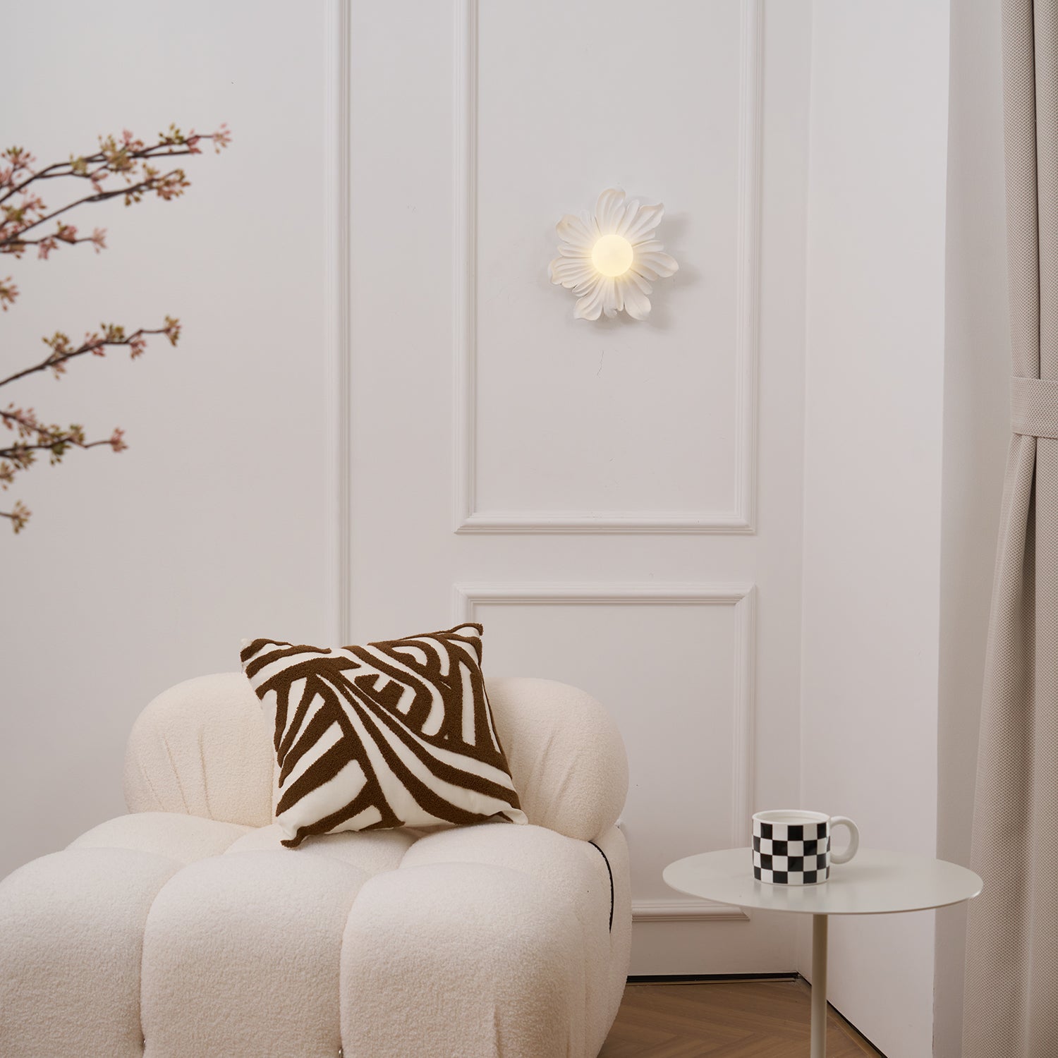 Guzzon Flower Wall Light