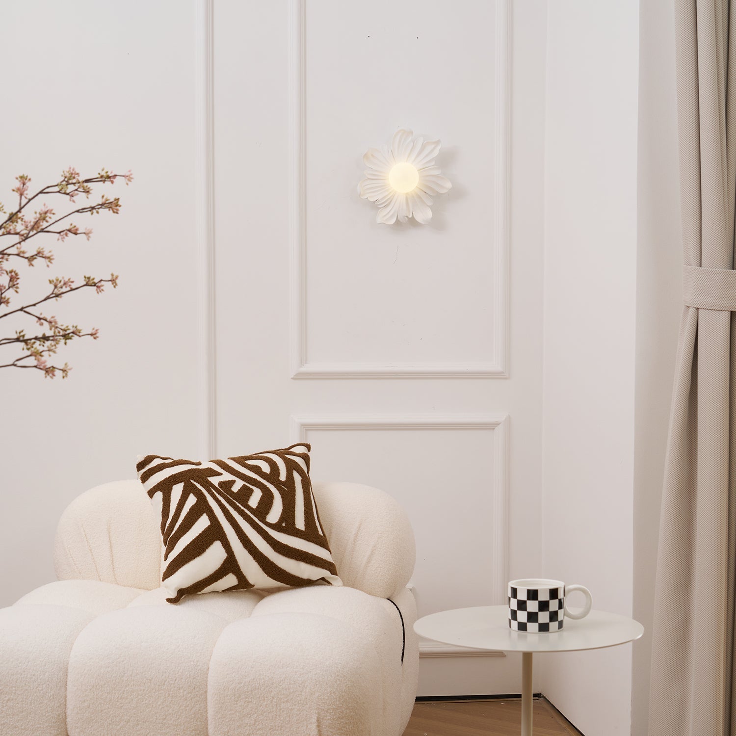Guzzon Flower Wall Light
