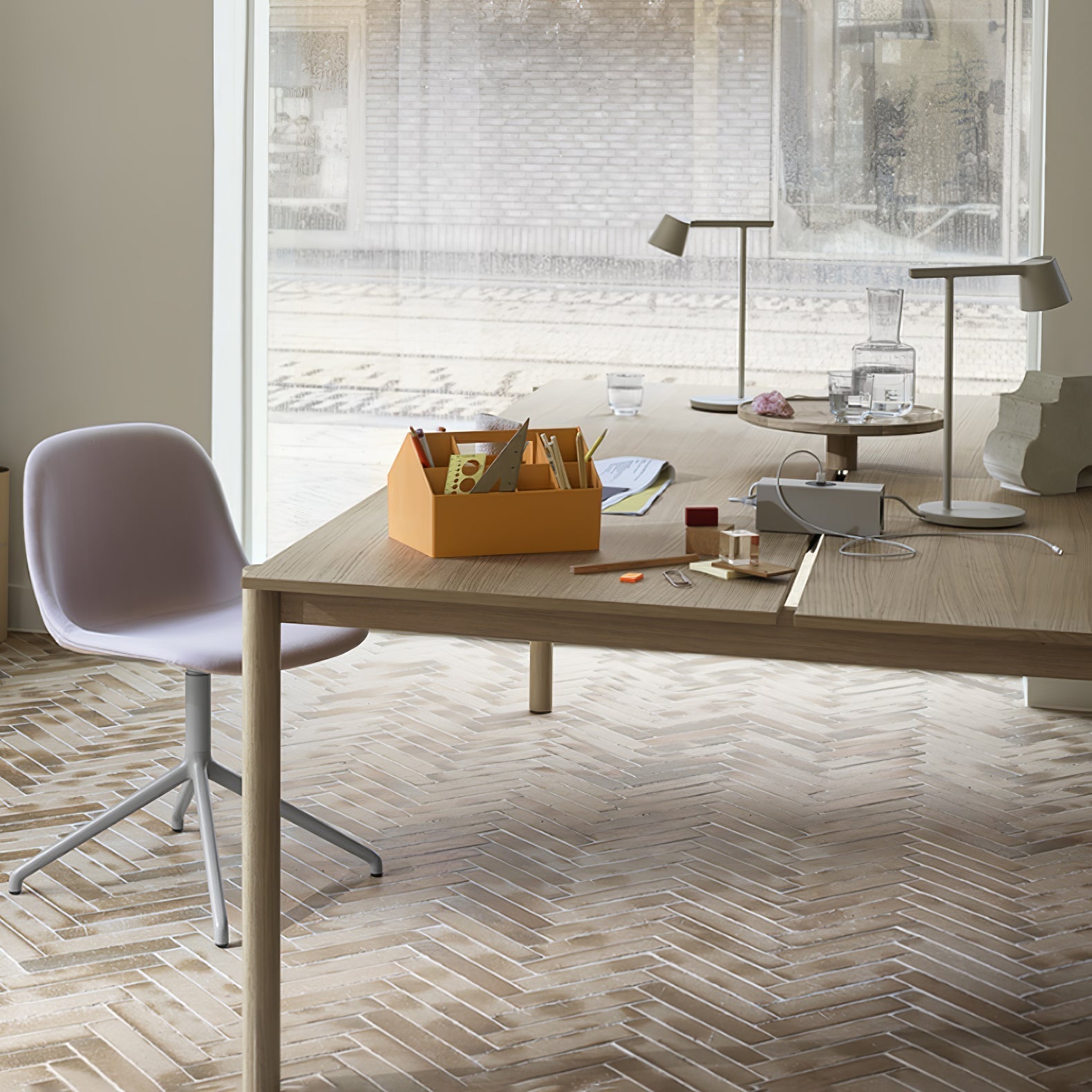 Contiz Table Lamp