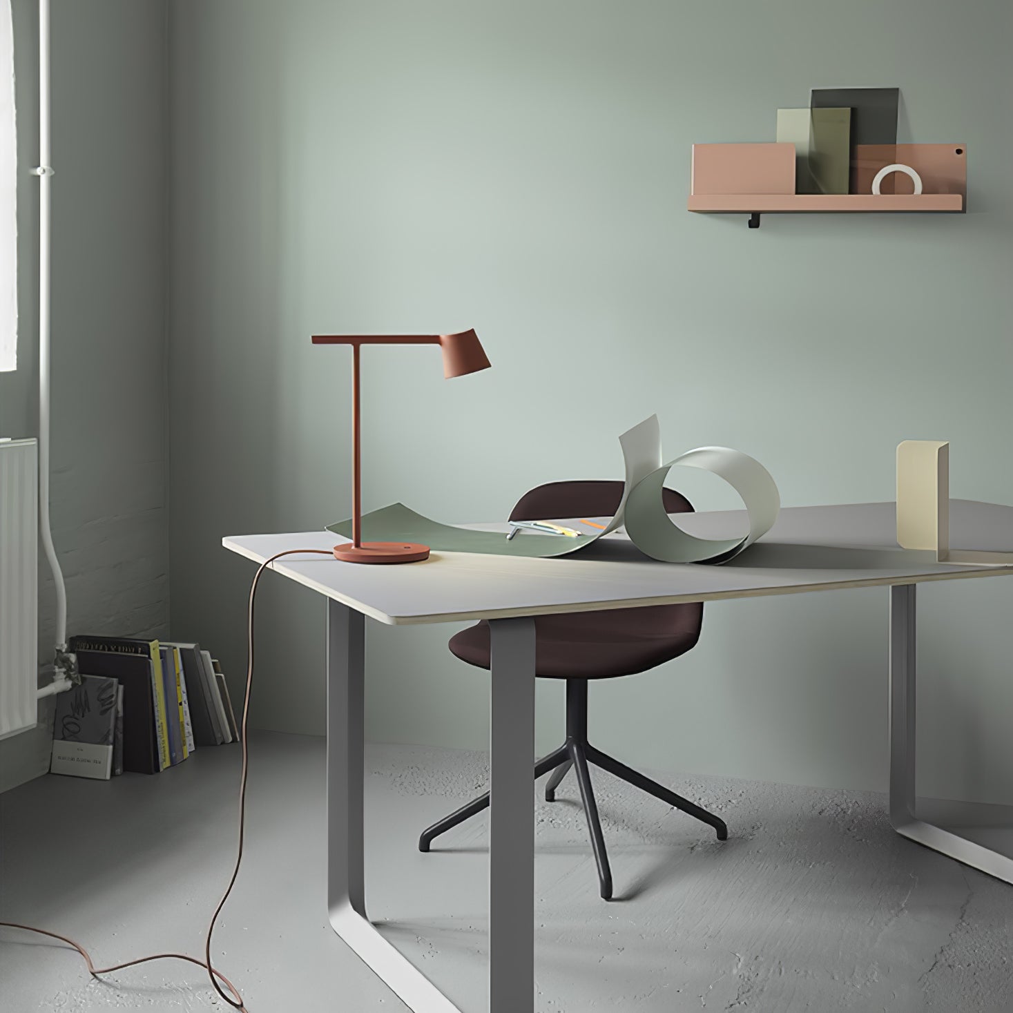 Contiz Table Lamp