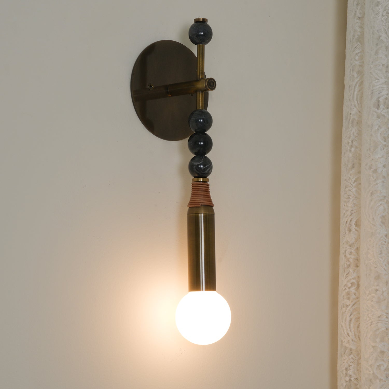 Yaror Wall Light