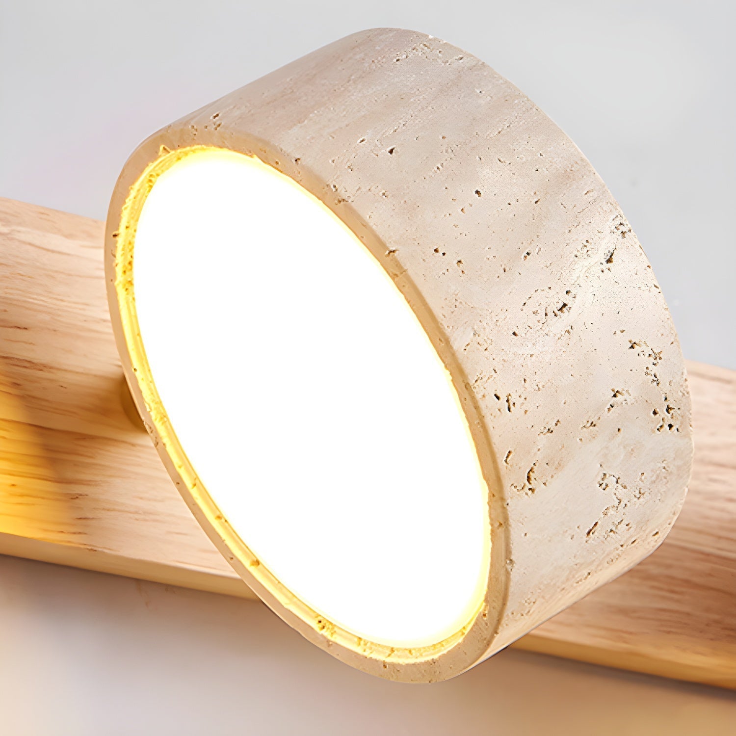 Thelton Modern Wall Light