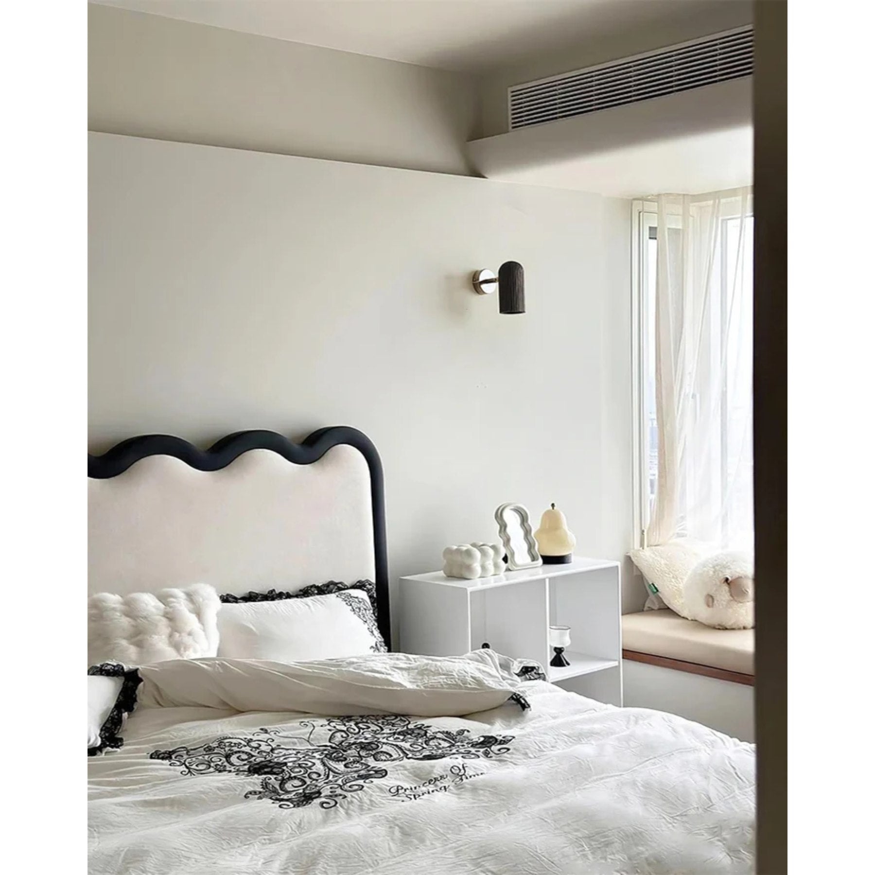 Trevizo Wall Light