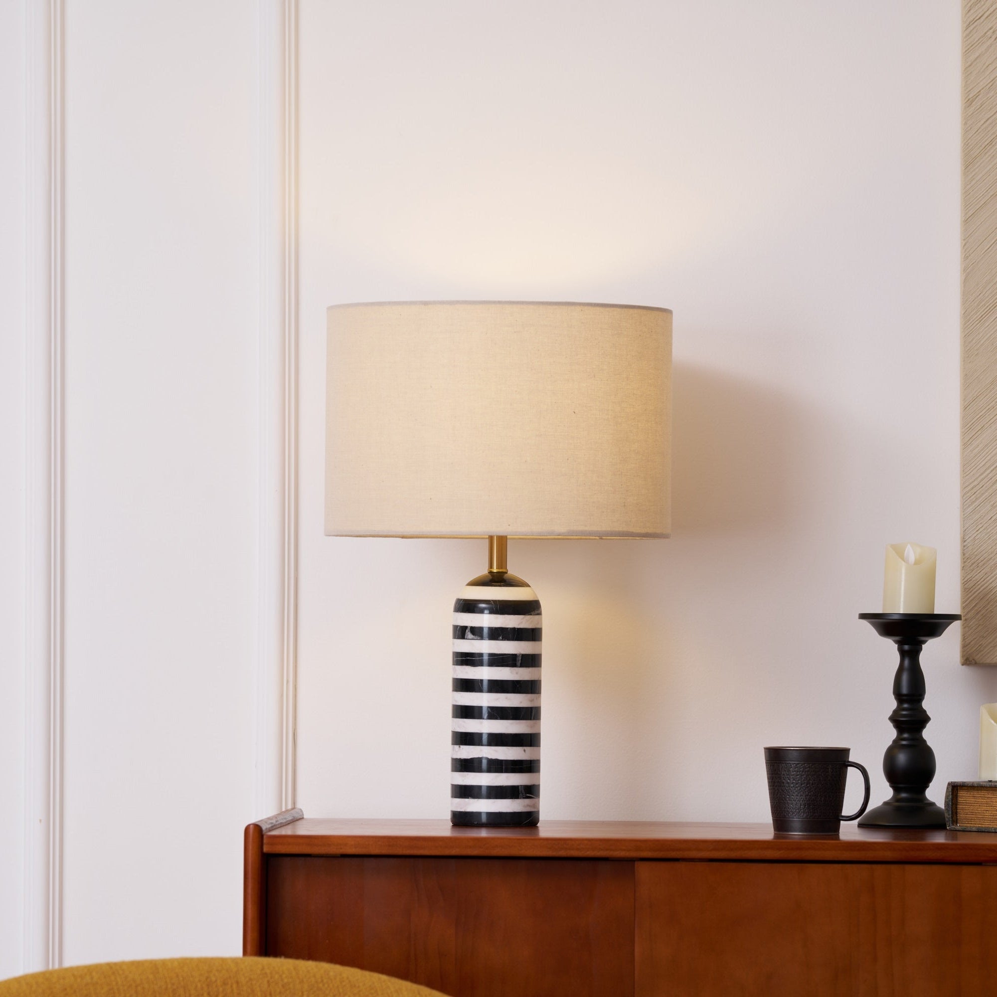 Sivelo Table Lamp