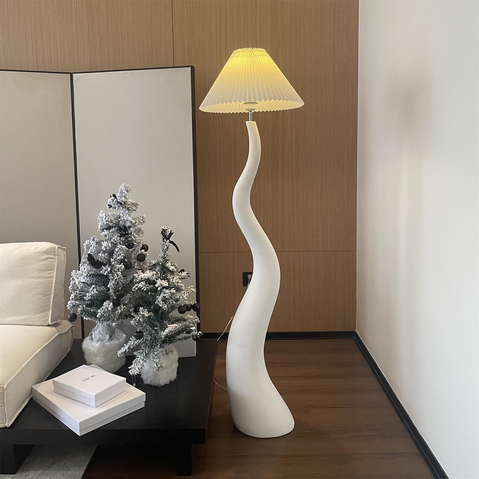 Lomario Floor Lamp