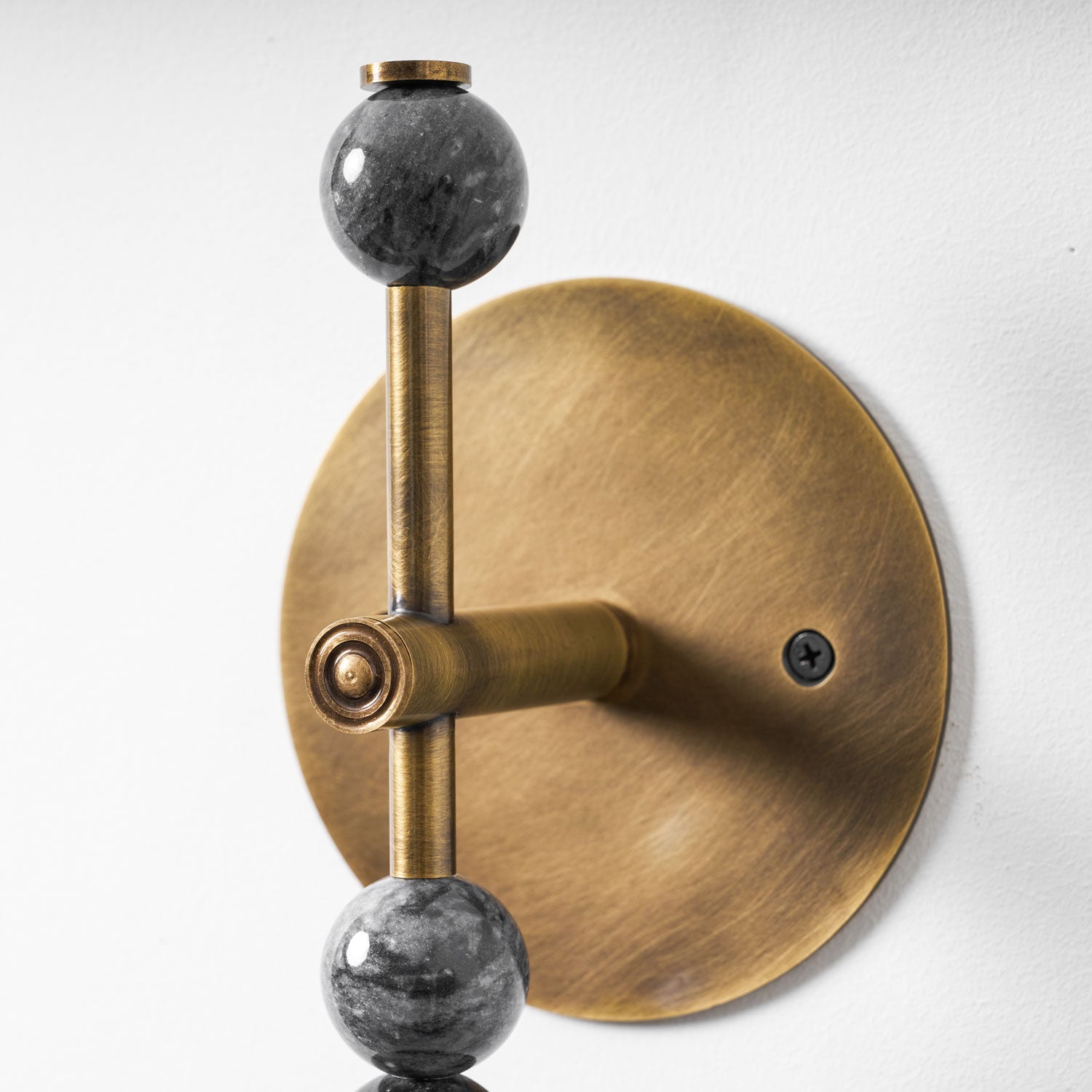 Yaror Wall Light