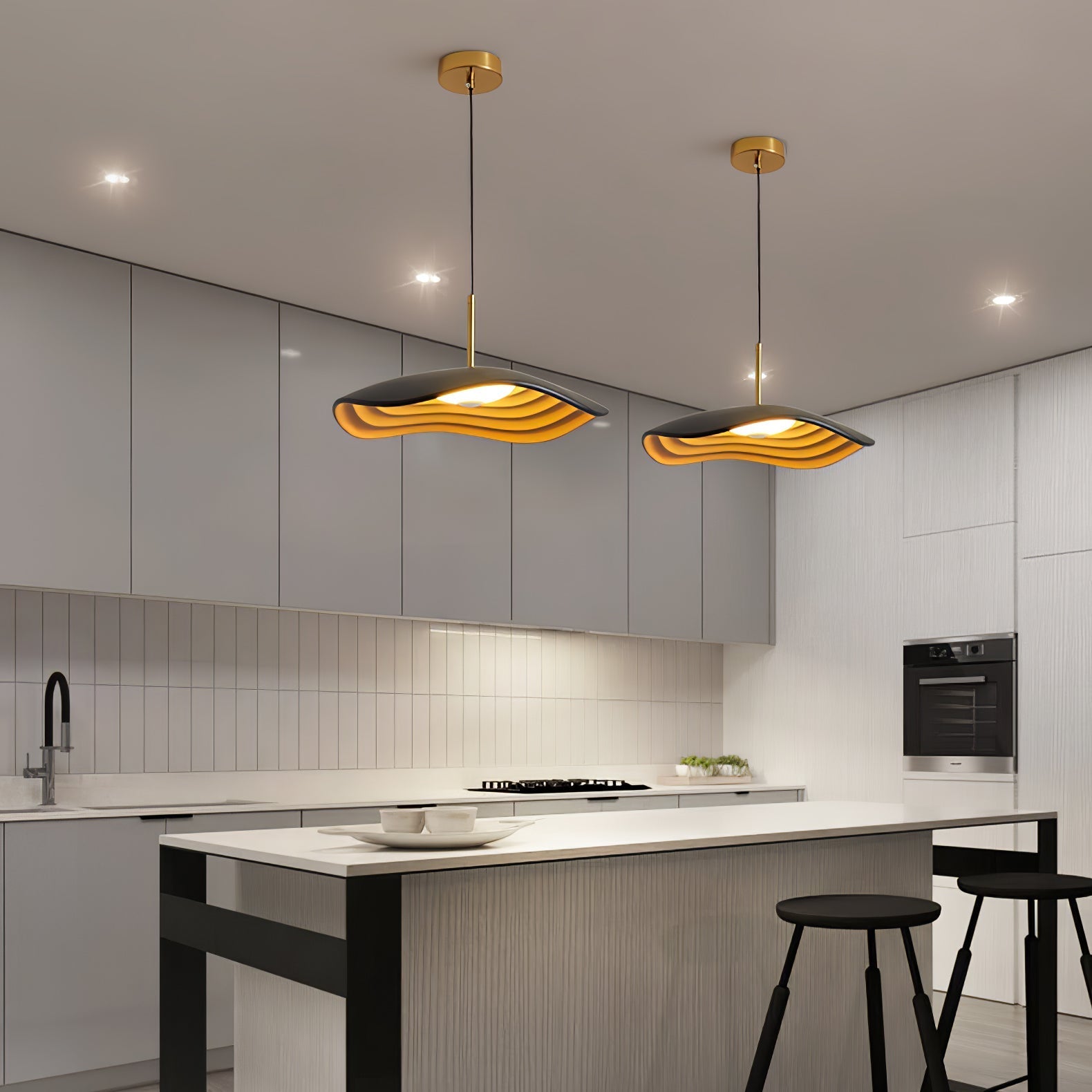 Londuro Arc Pendant Light