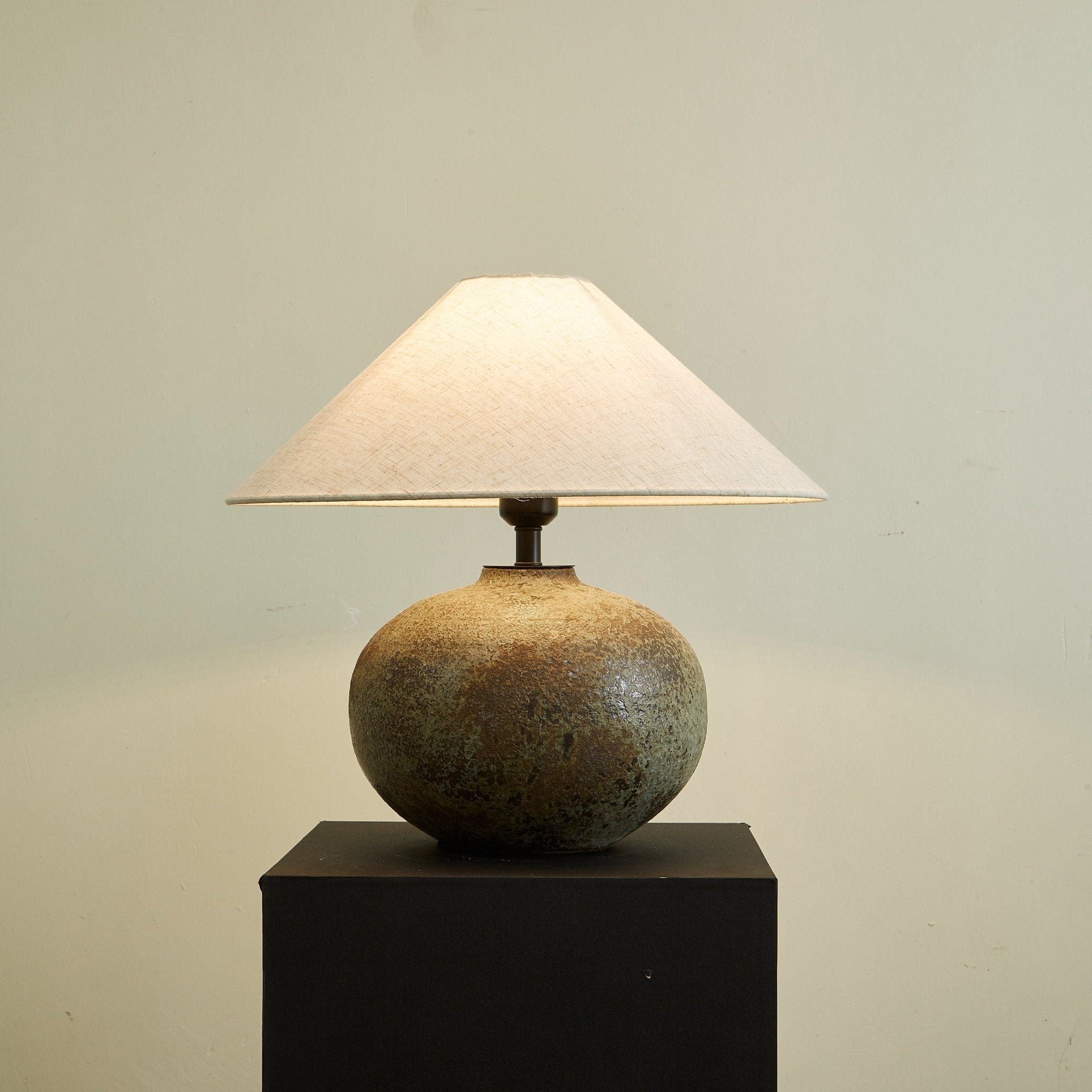 Menecho Table Lamp