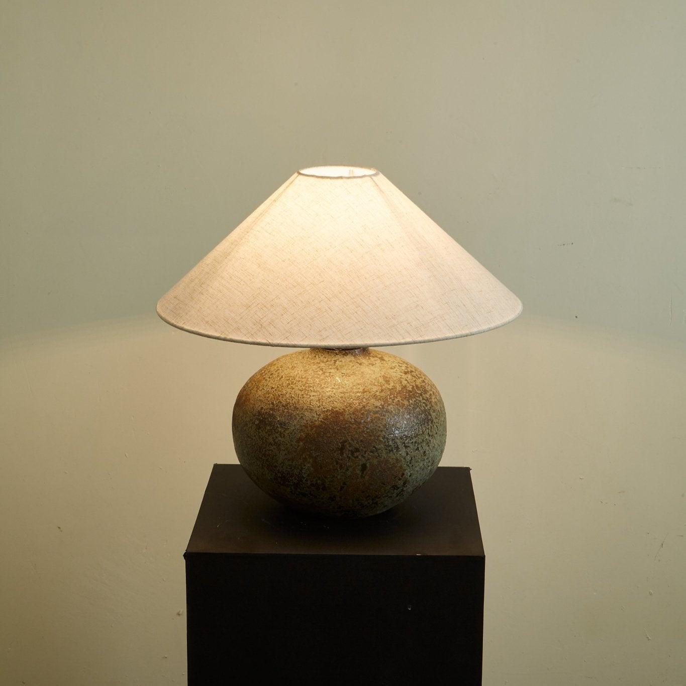 Menecho Table Lamp