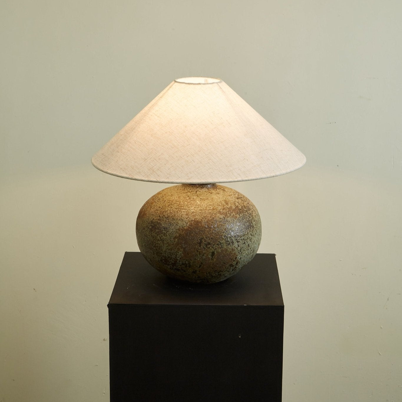 Menecho Table Lamp