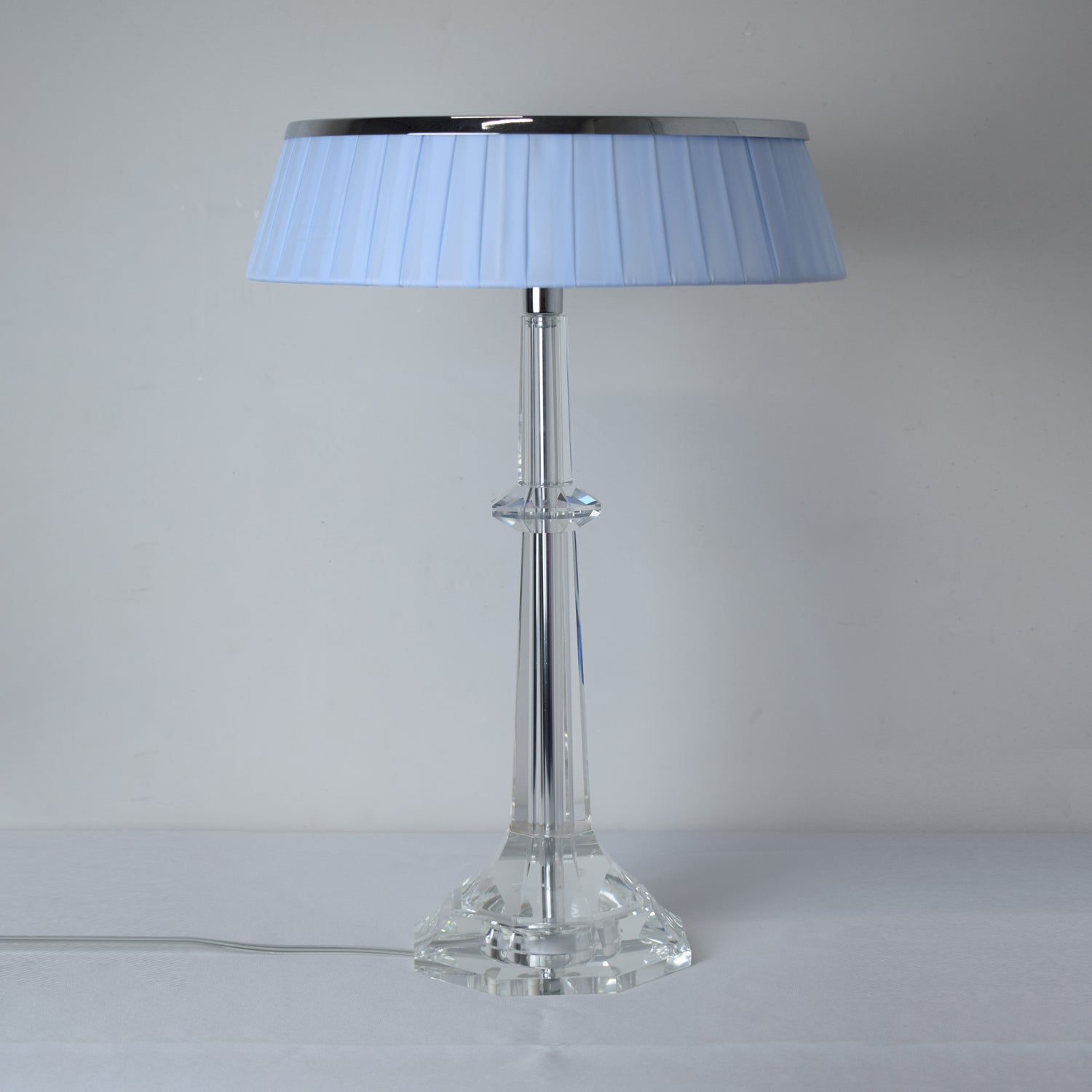 Vesollo Table Lamp