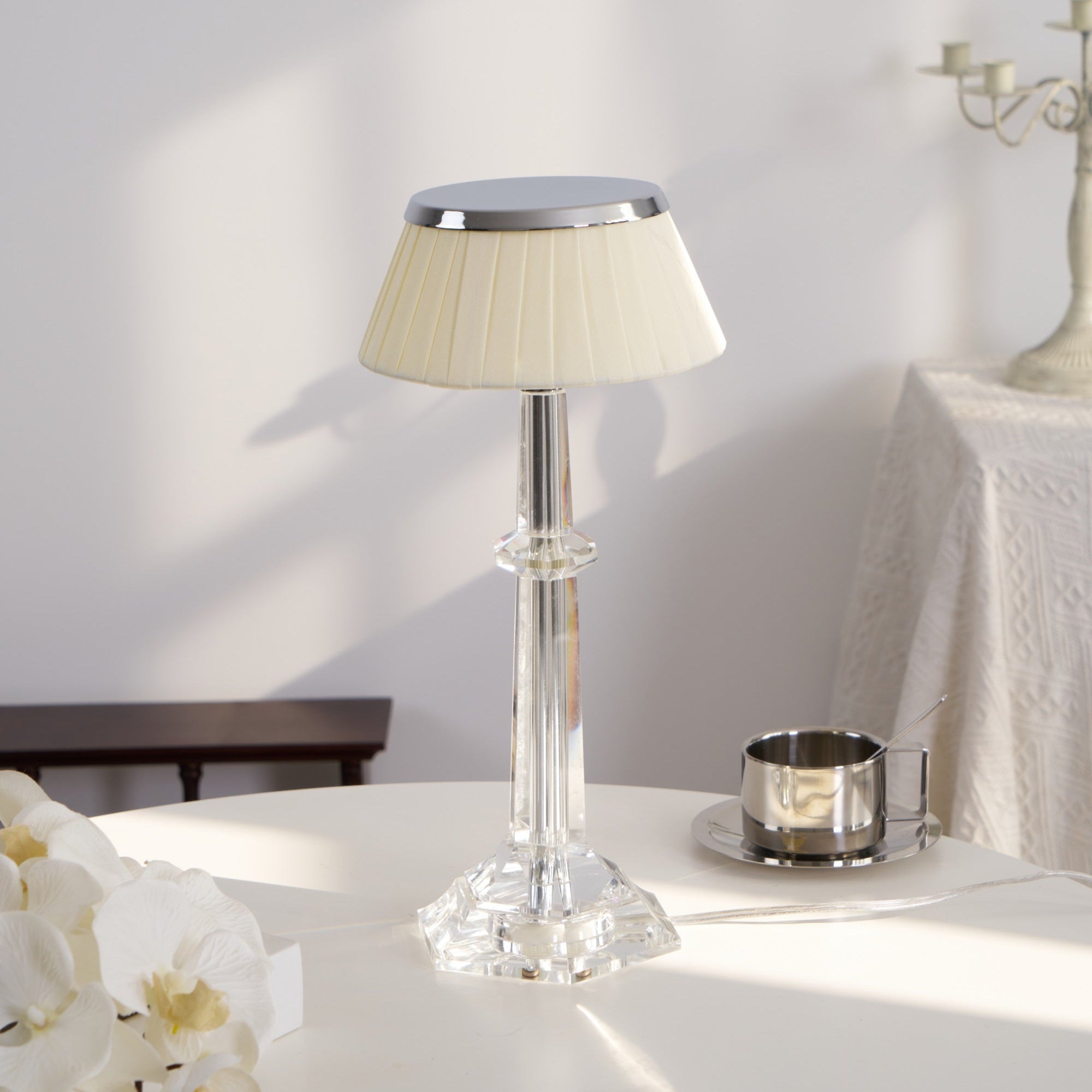 Vesollo Table Lamp