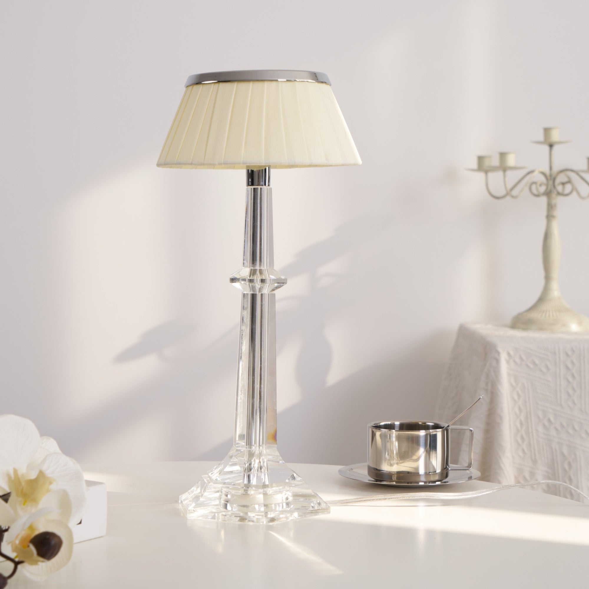 Vesollo Table Lamp