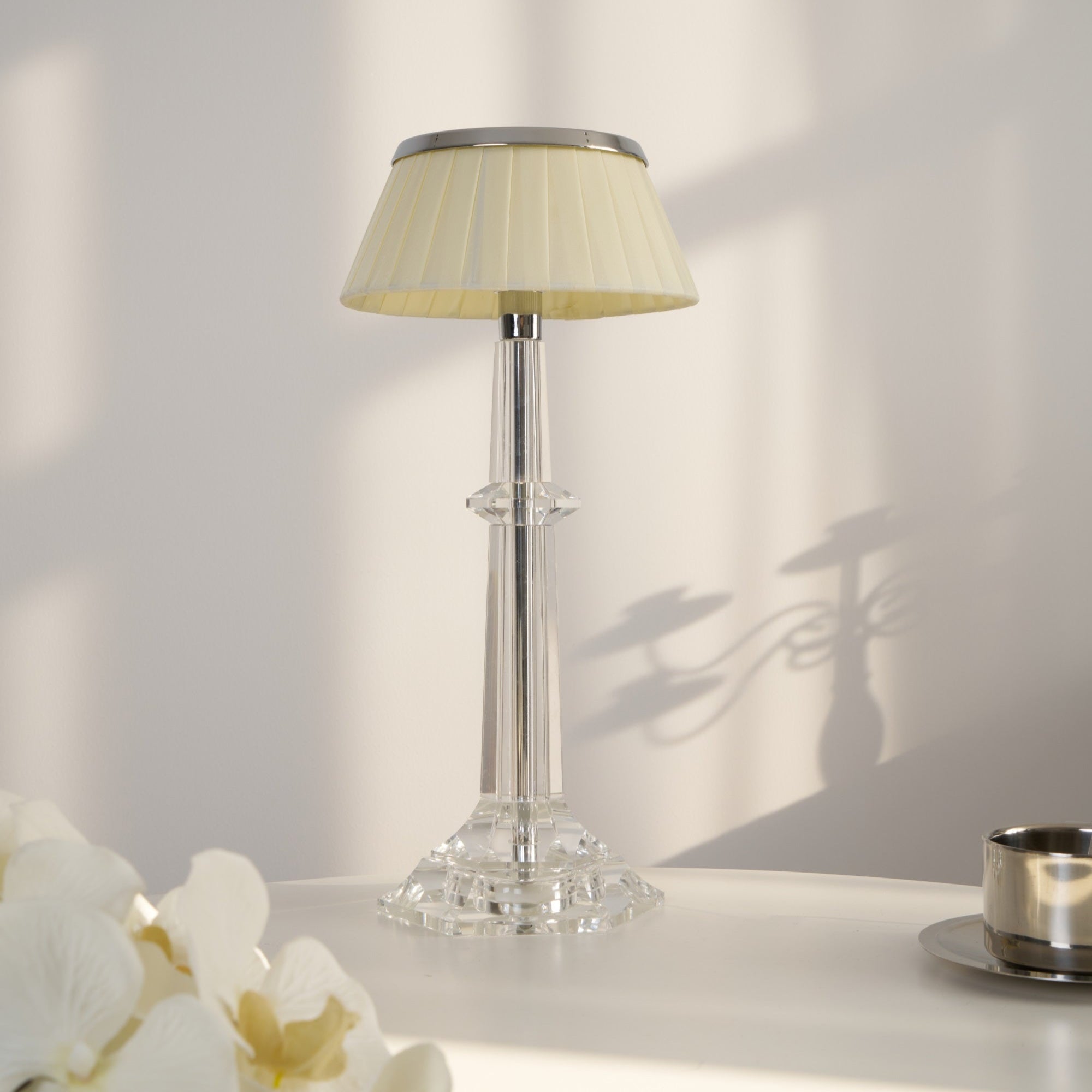 Vesollo Table Lamp