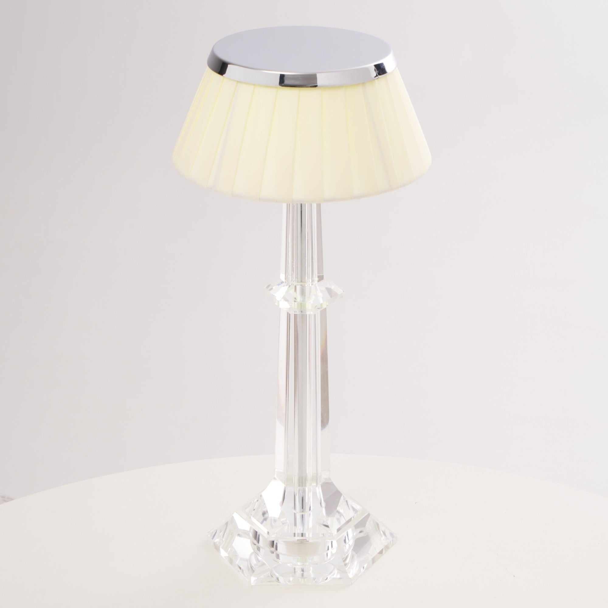 Vesollo Table Lamp