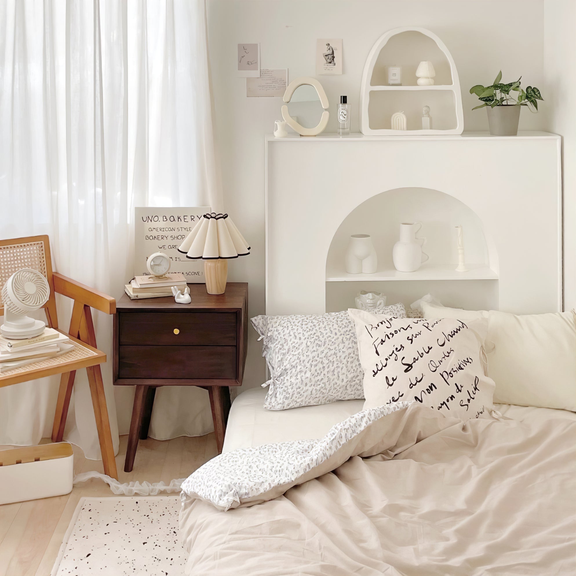 Kaianas Fluted Table Lamp