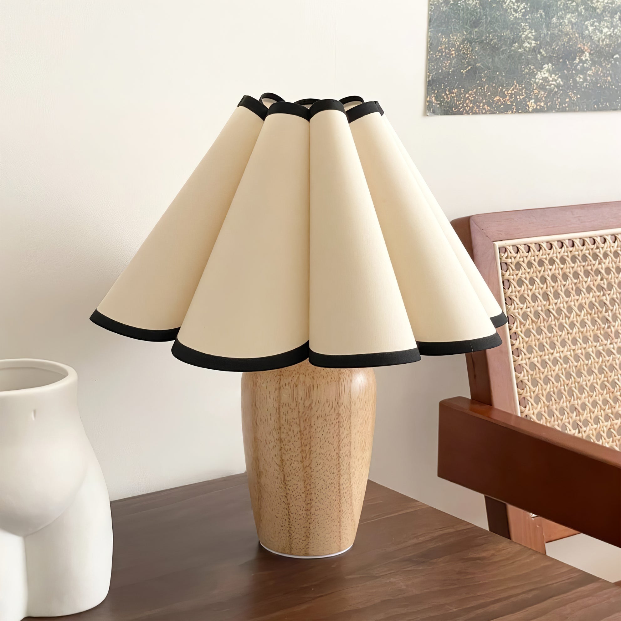 Kaianas Fluted Table Lamp