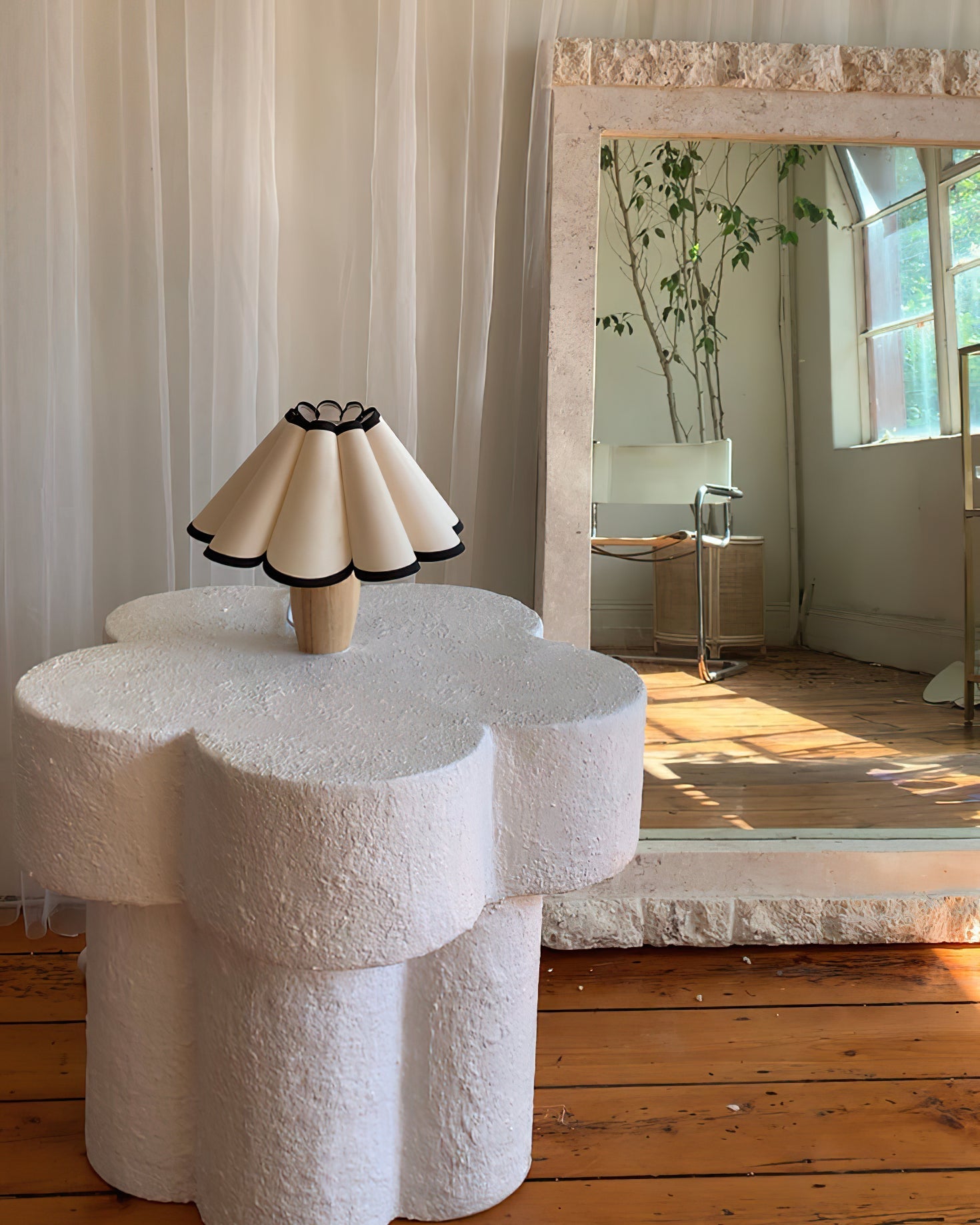 Kaianas Fluted Table Lamp