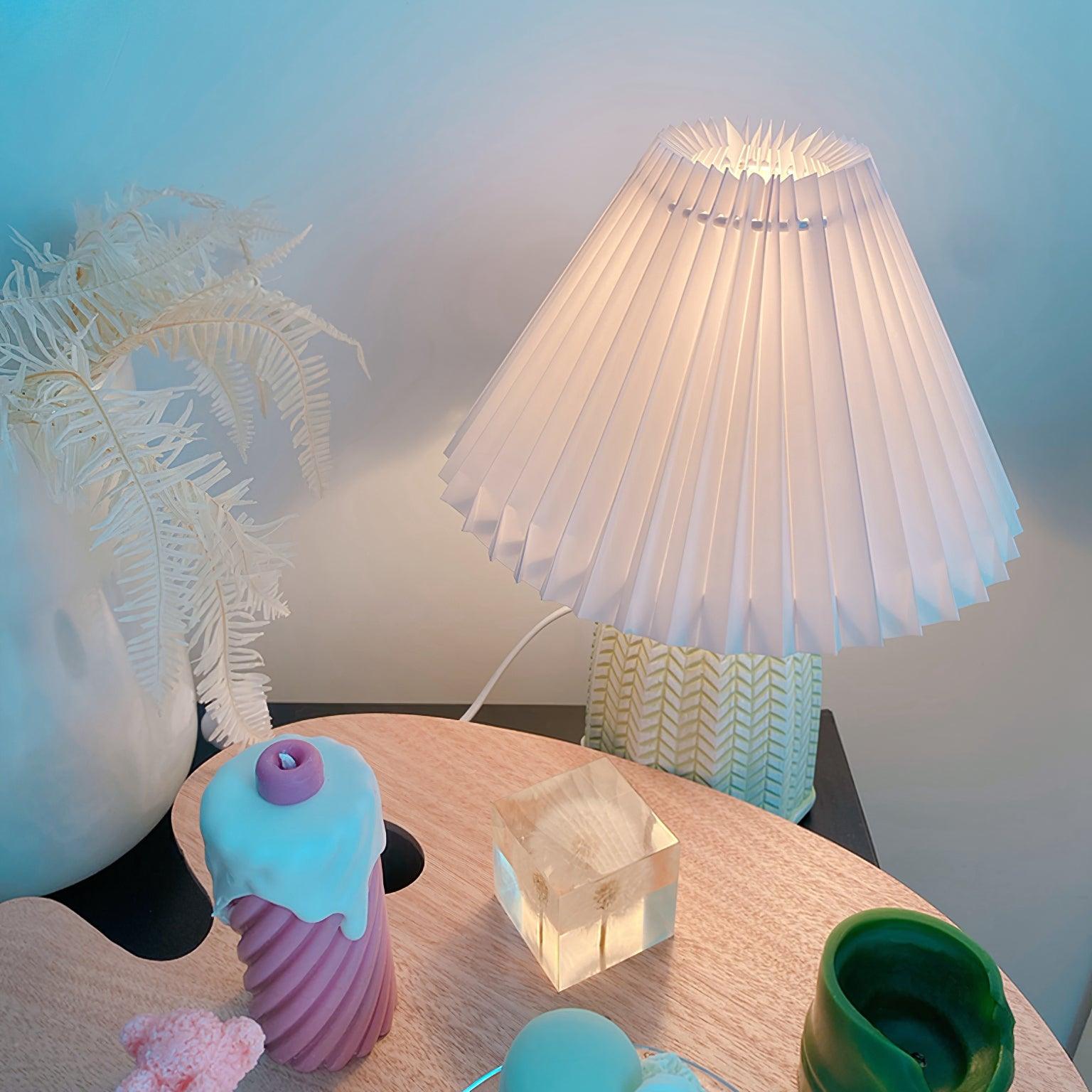 Wryzon Ceramic Table Lamp