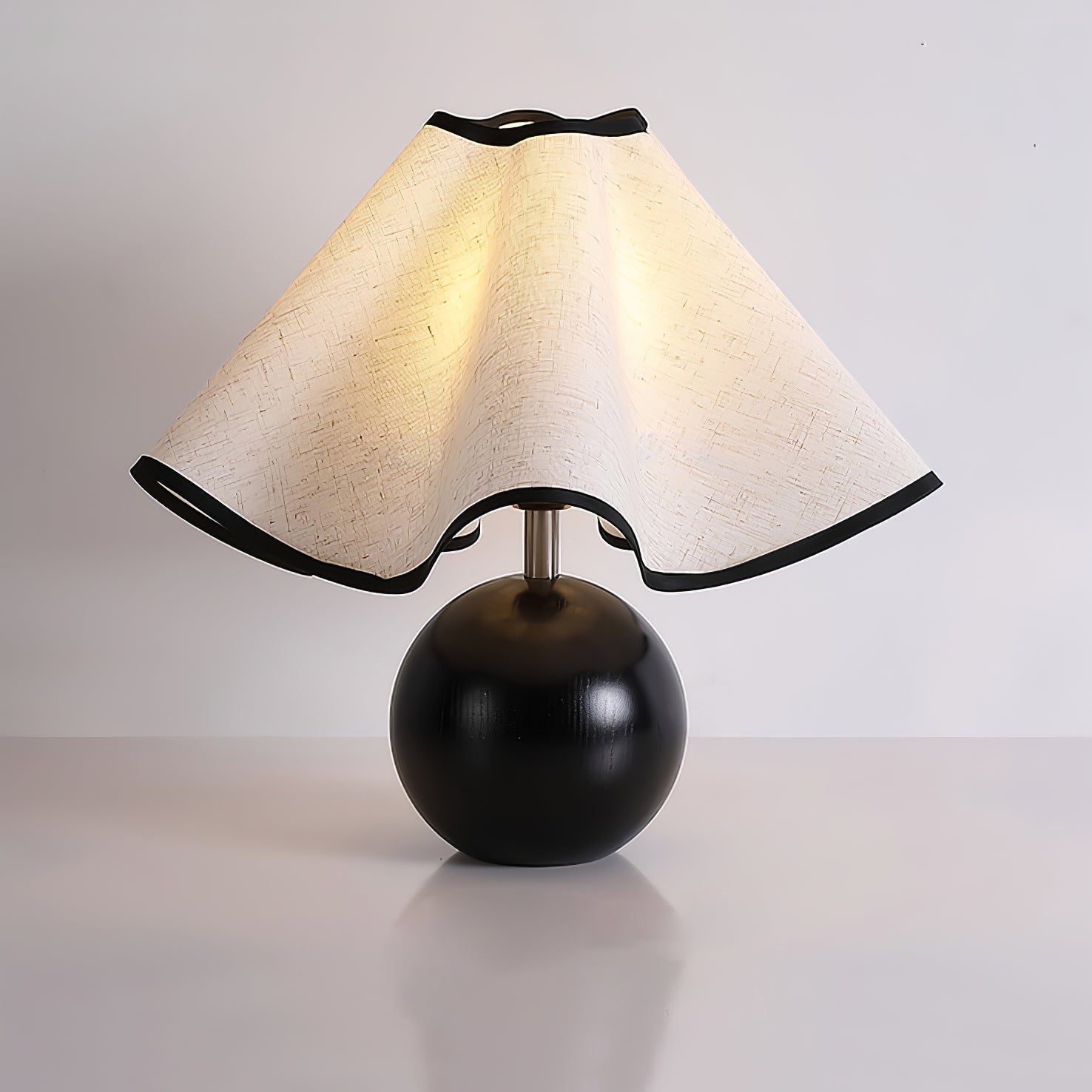Solivian Wave Table Lamp