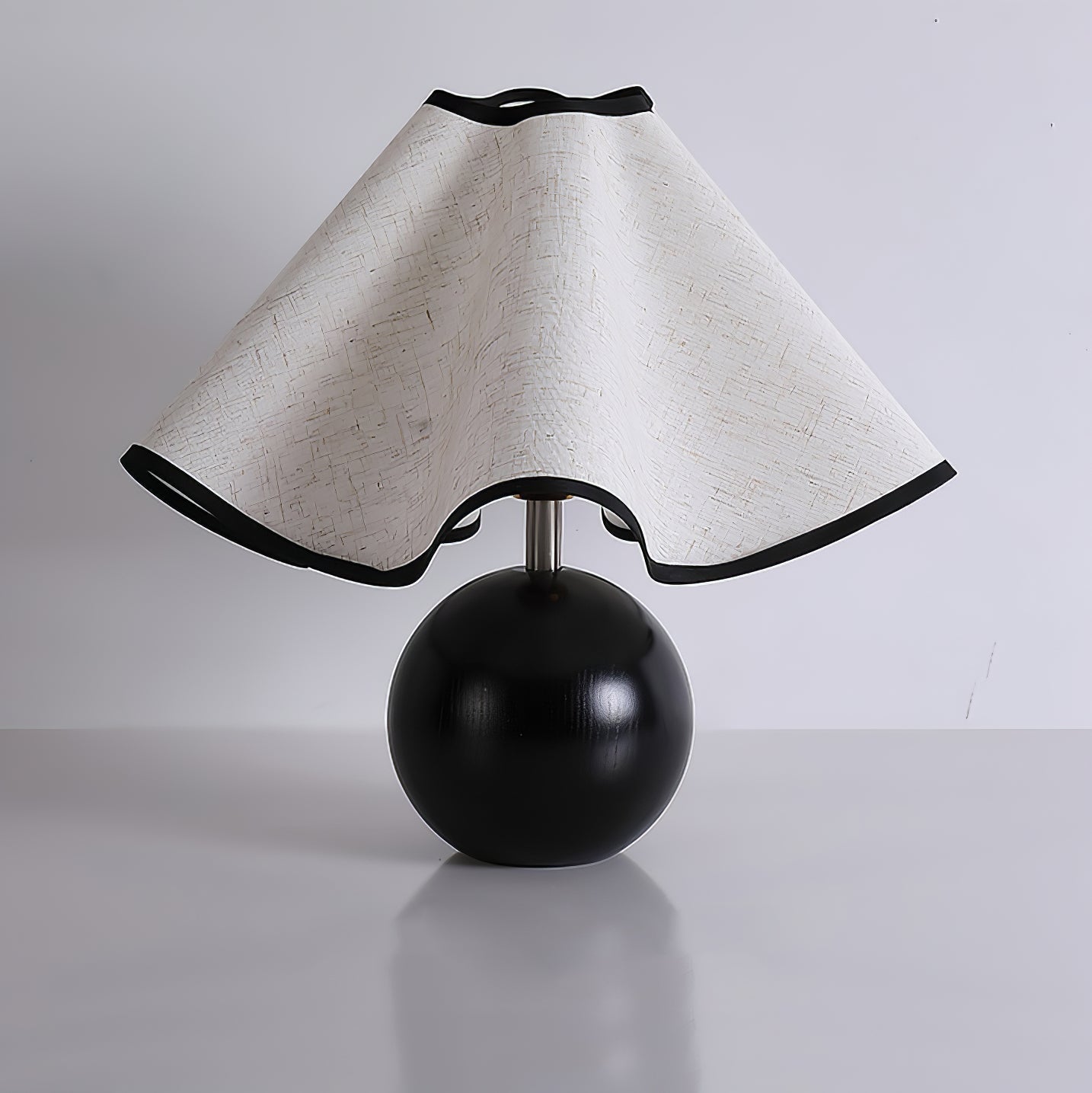 Solivian Wave Table Lamp