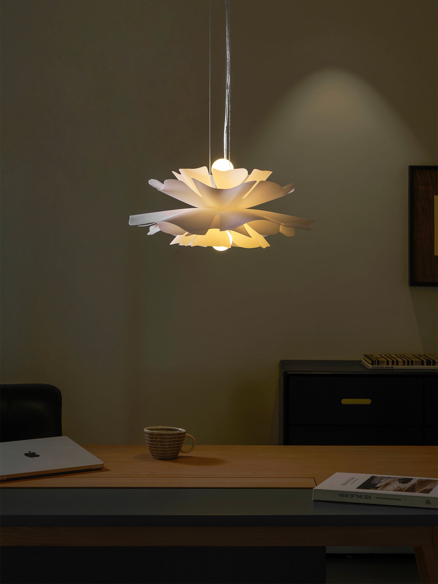 Aldale Lotus Pendant Light