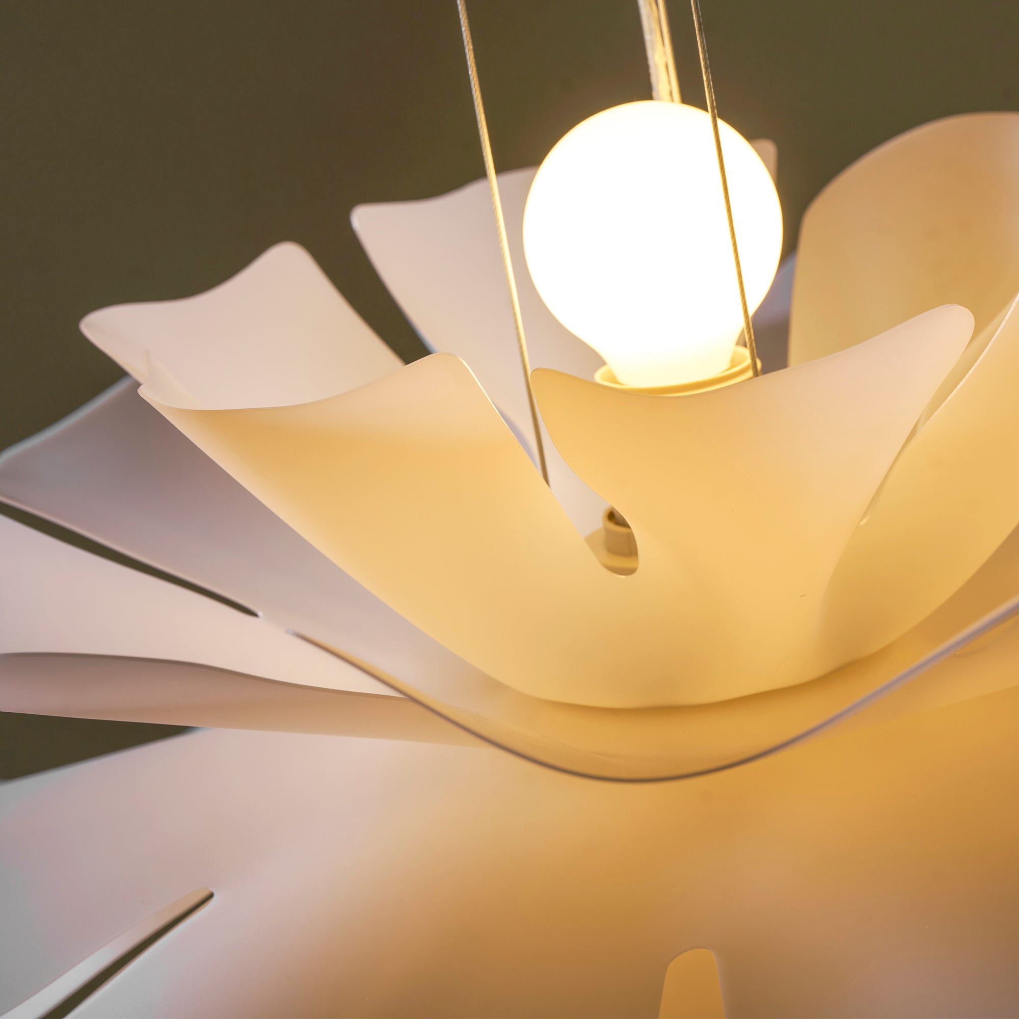 Aldale Lotus Pendant Light