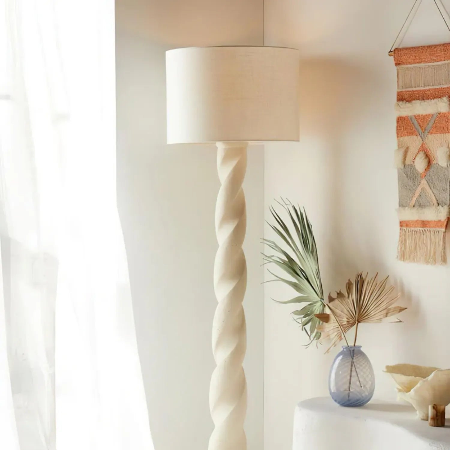 Yesoni Twist Floor Lamp