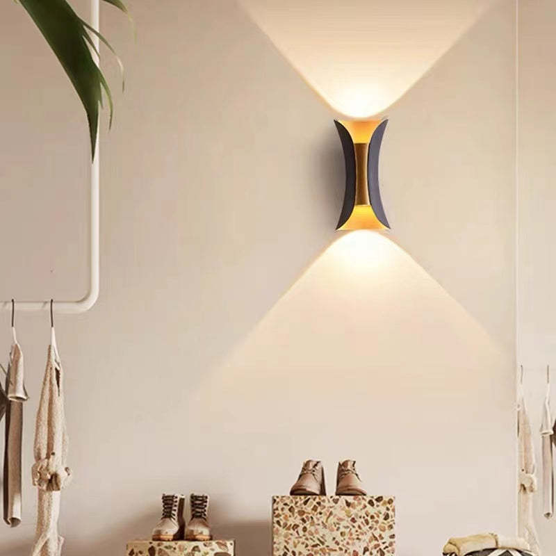Fenlin Outdoor Wall Light