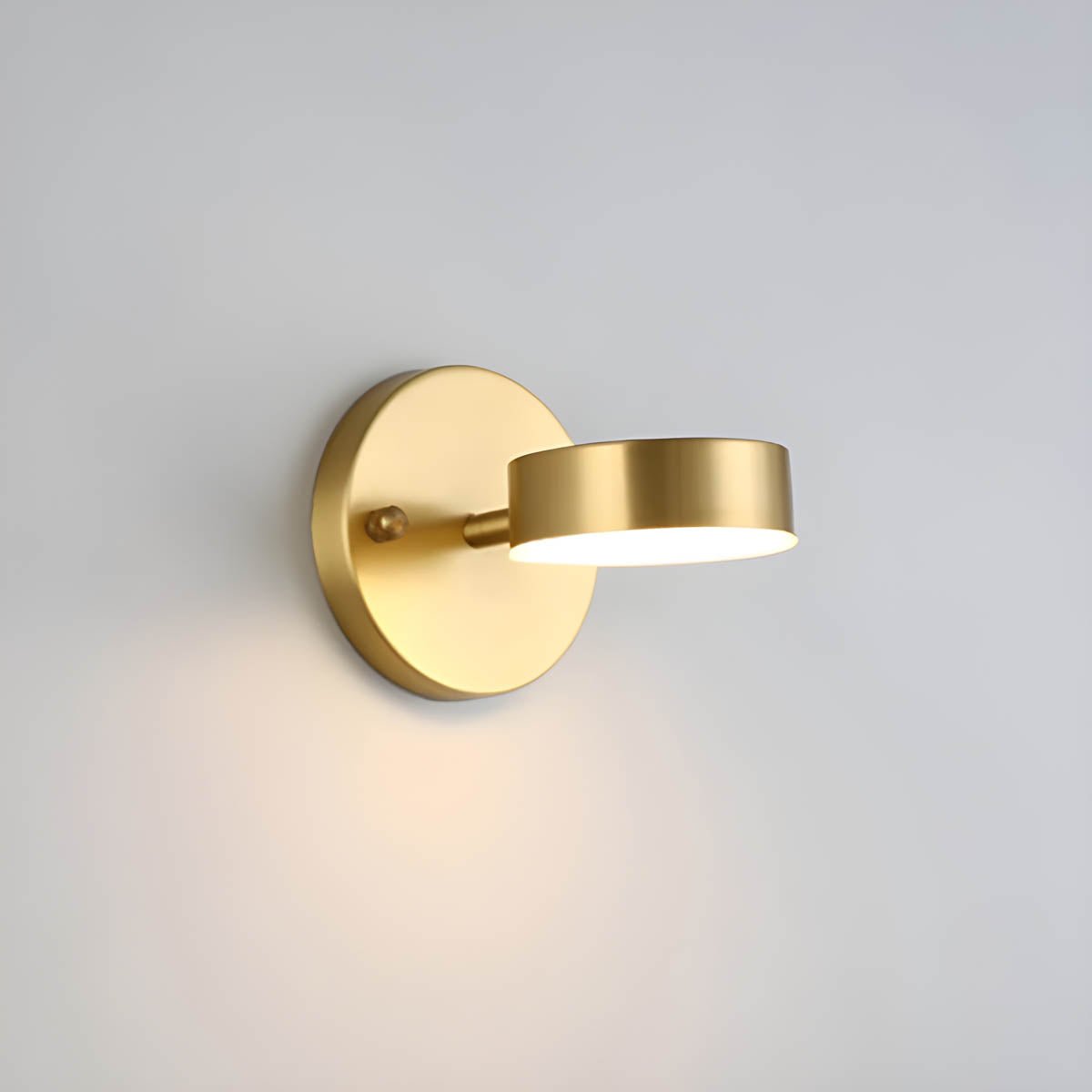 Tobbon Wall Light