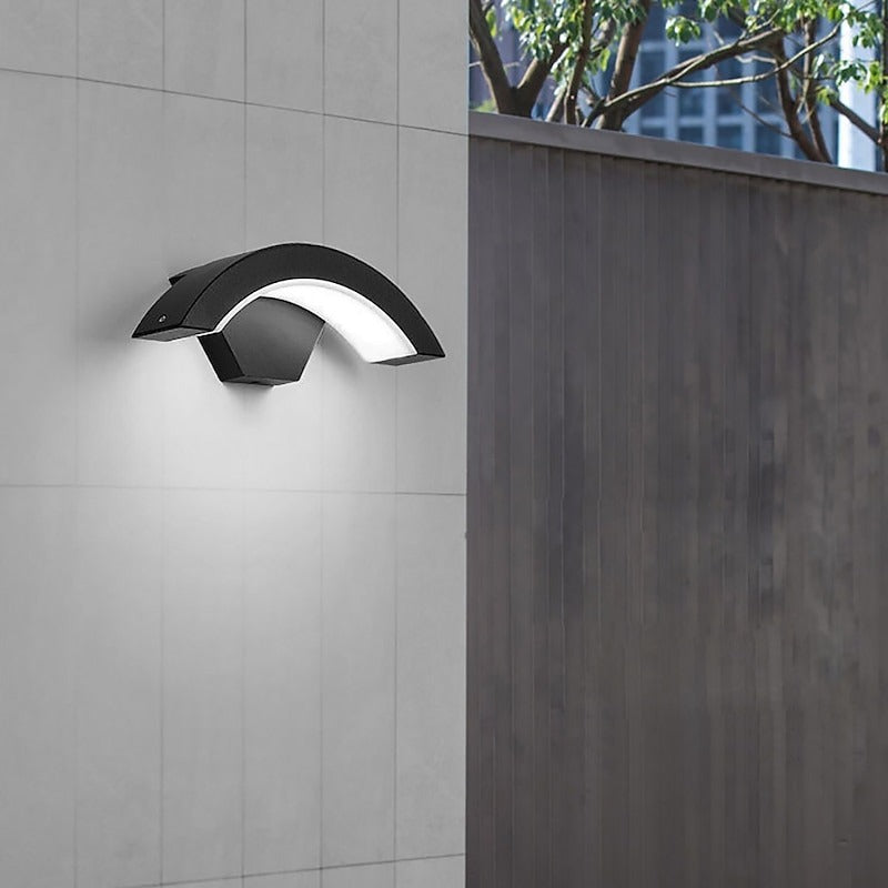 Feloré Outdoor Wall Light