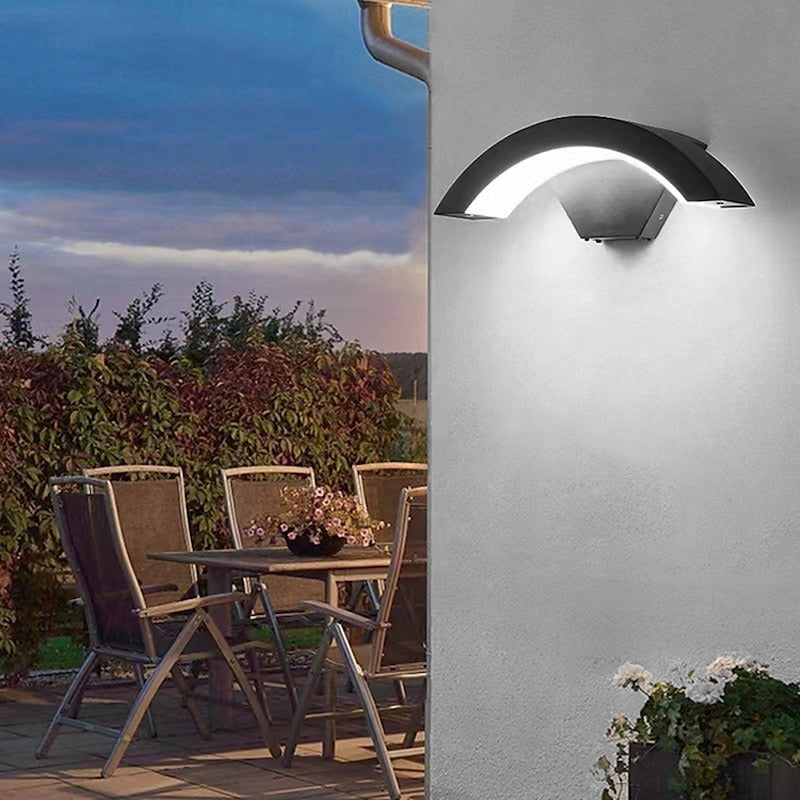 Feloré Outdoor Wall Light
