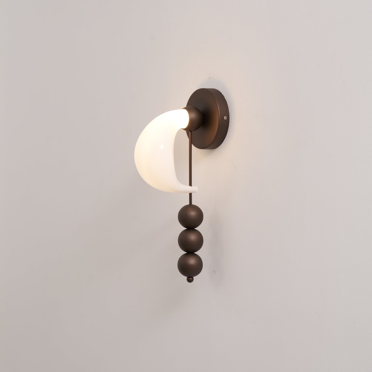 Relamis Wall Light